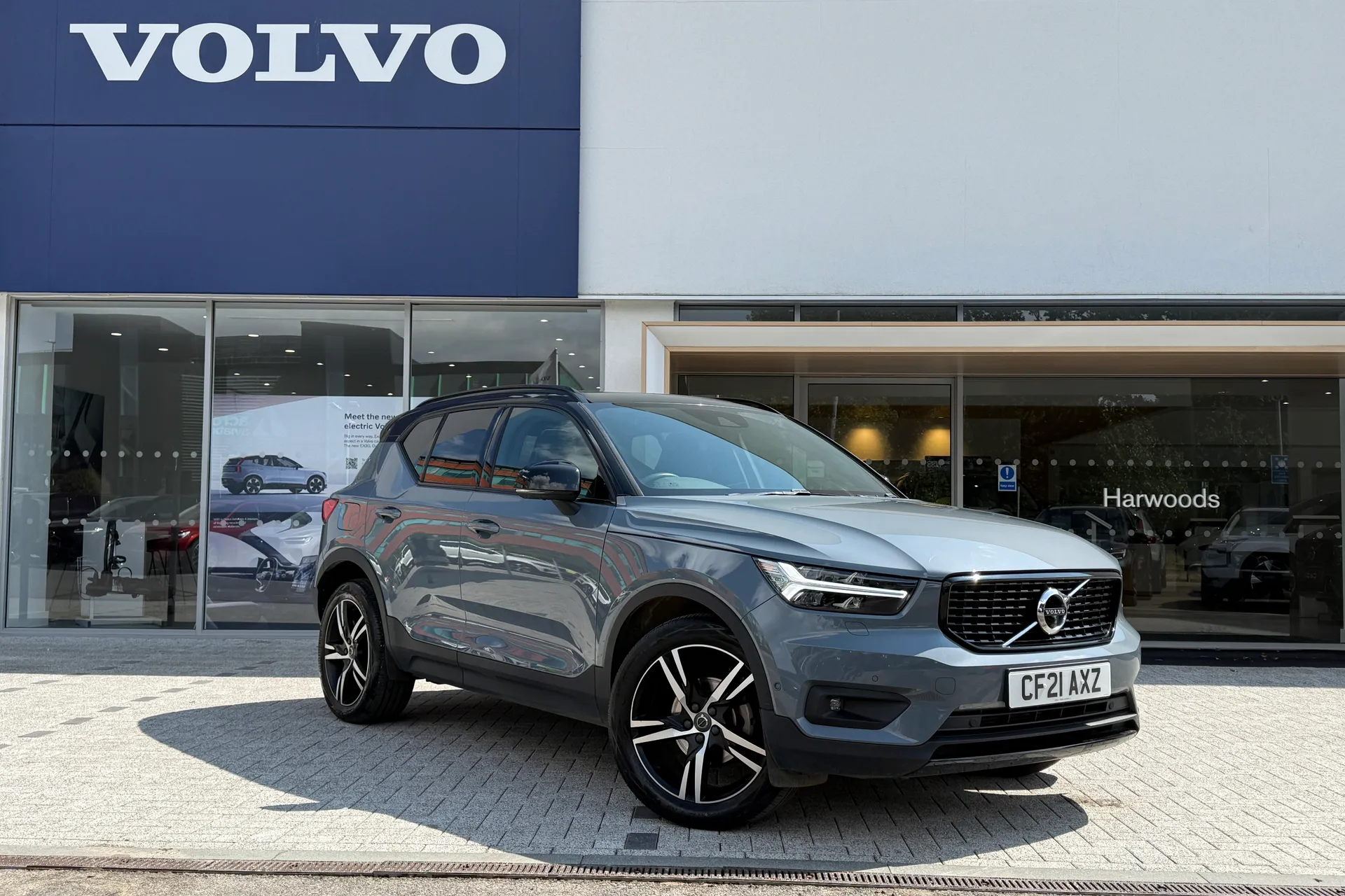 Volvo XC40 focused image