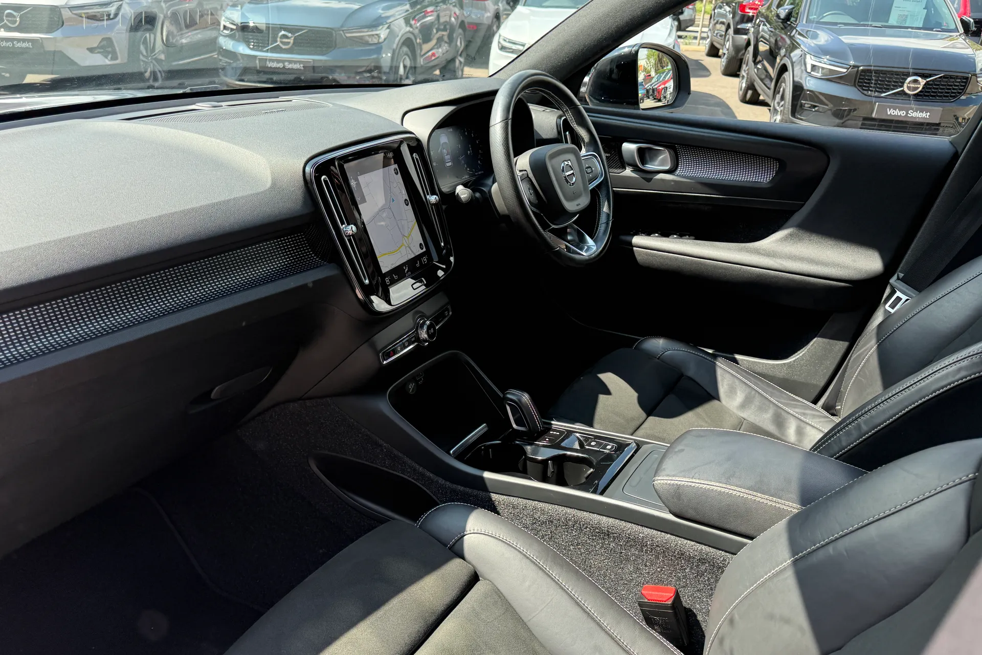 Volvo XC40 thumbnail image number 27