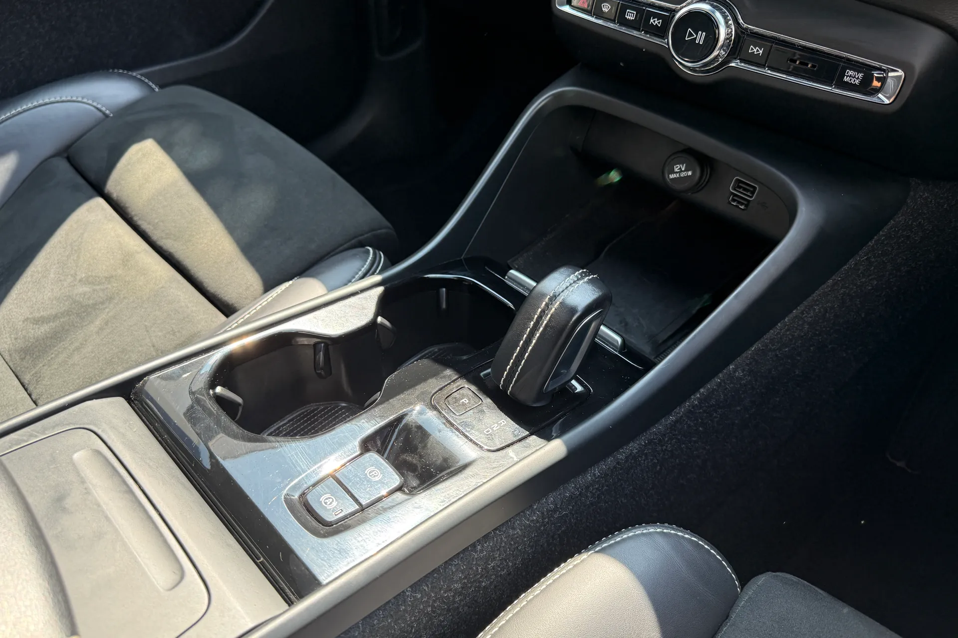 Volvo XC40 thumbnail image number 44