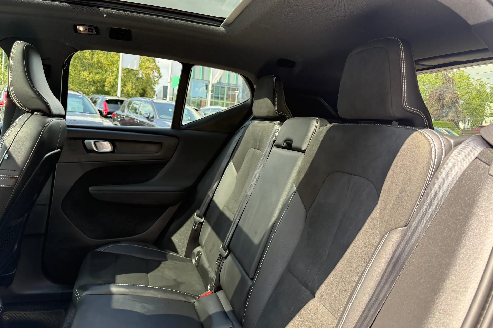 Volvo XC40 thumbnail image number 31