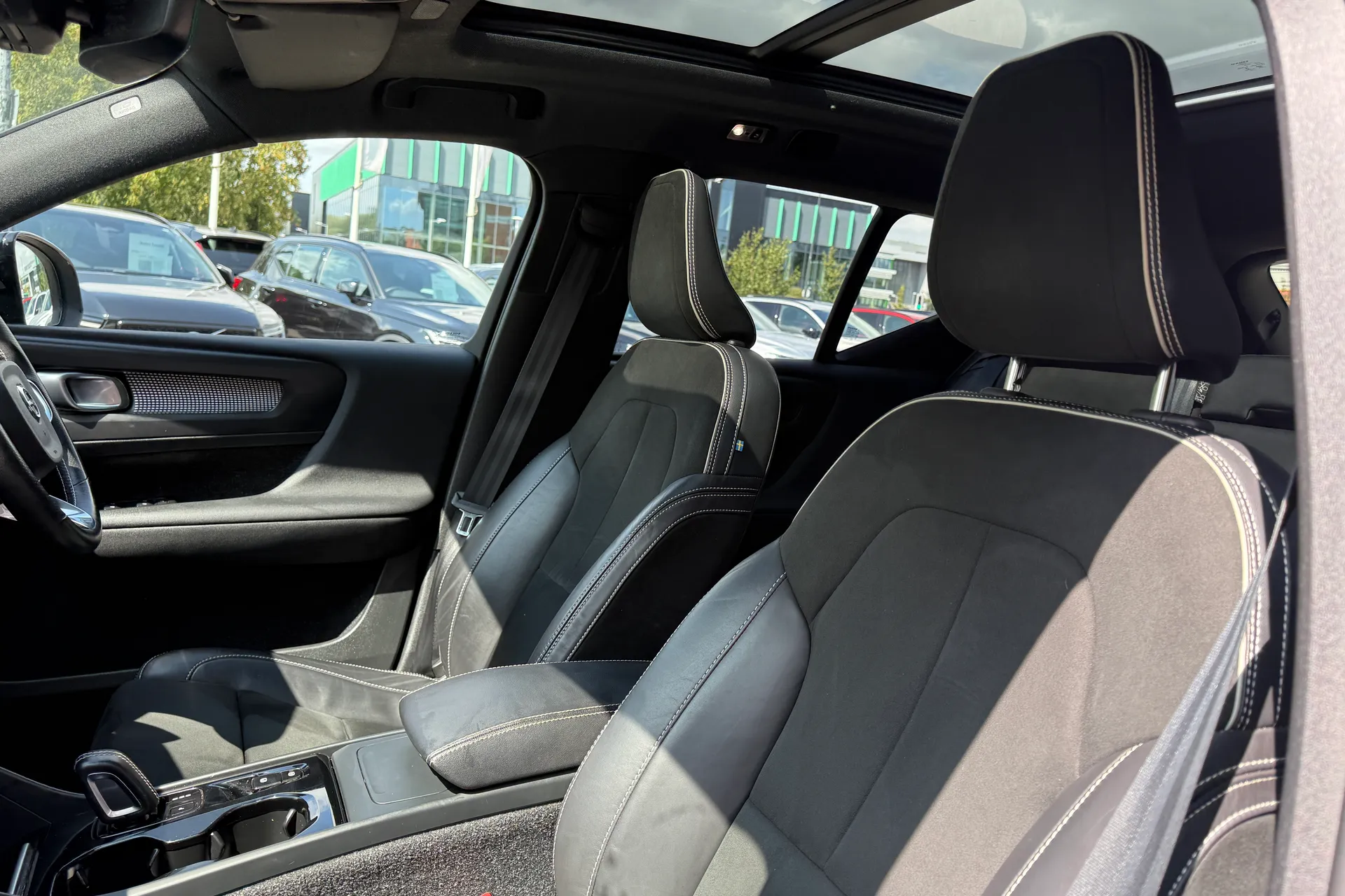 Volvo XC40 thumbnail image number 28
