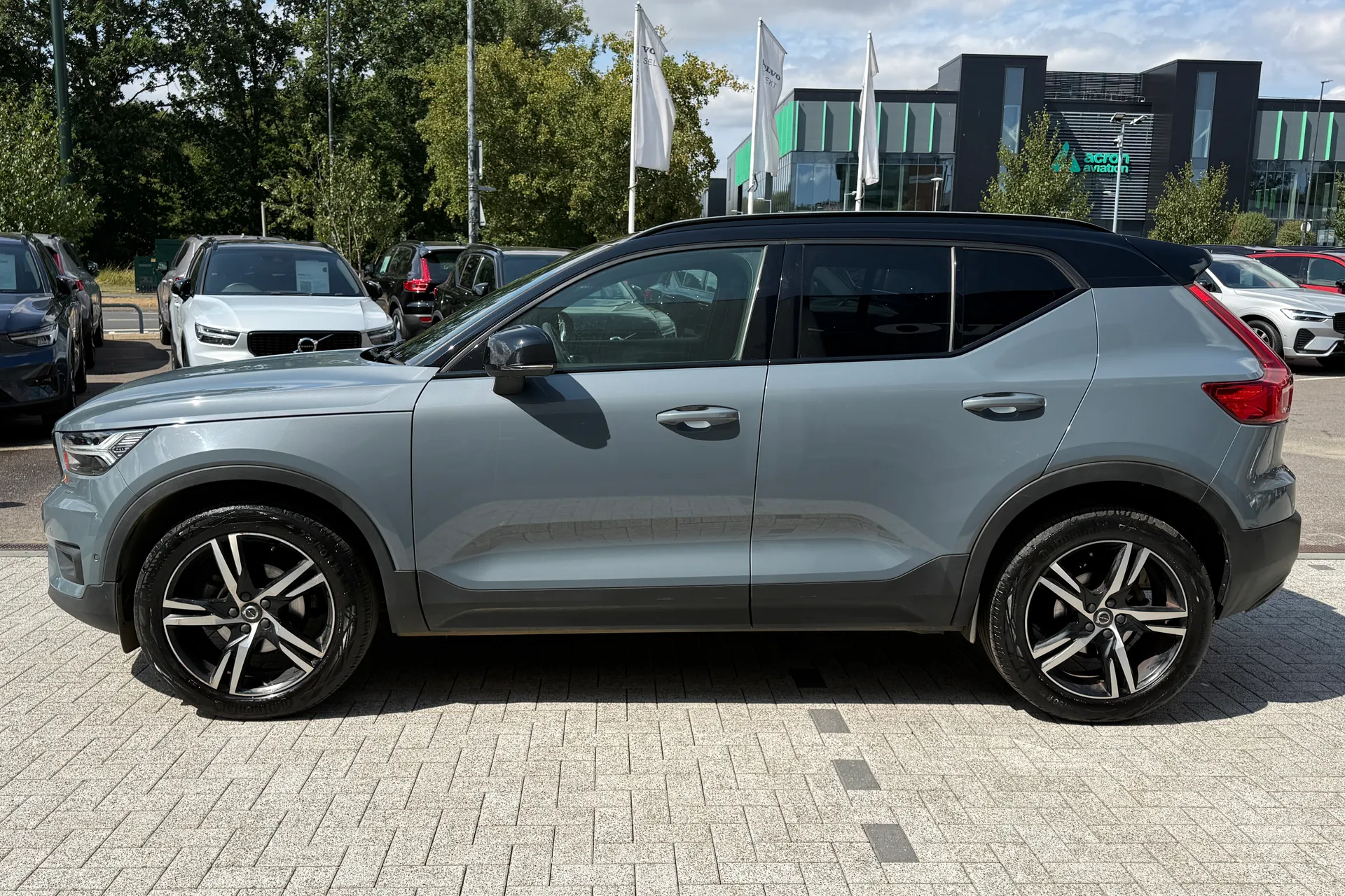 Volvo XC40 thumbnail image number 11