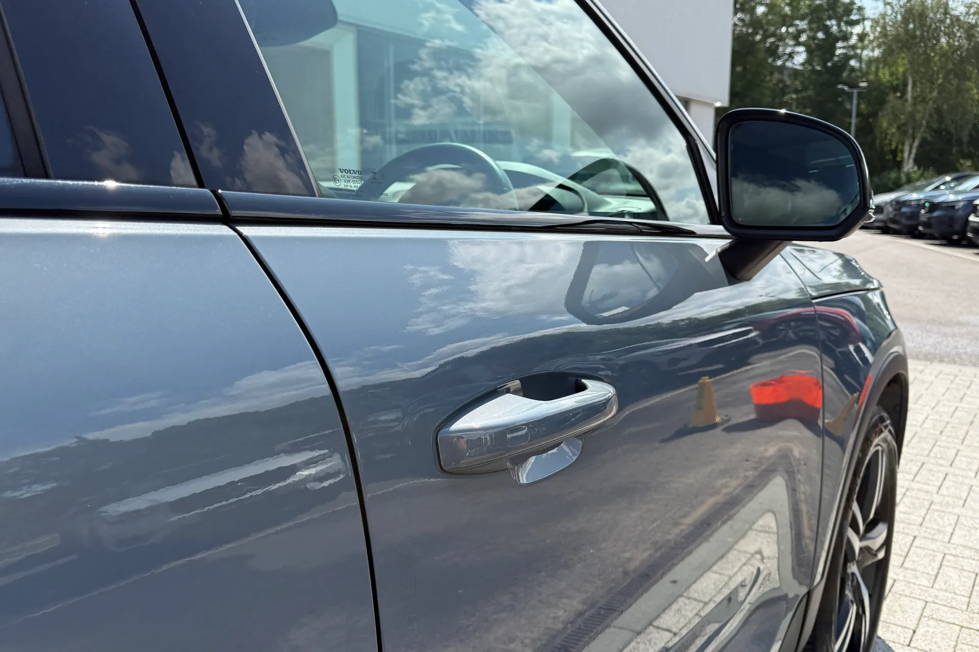 Volvo XC40 thumbnail image number 15