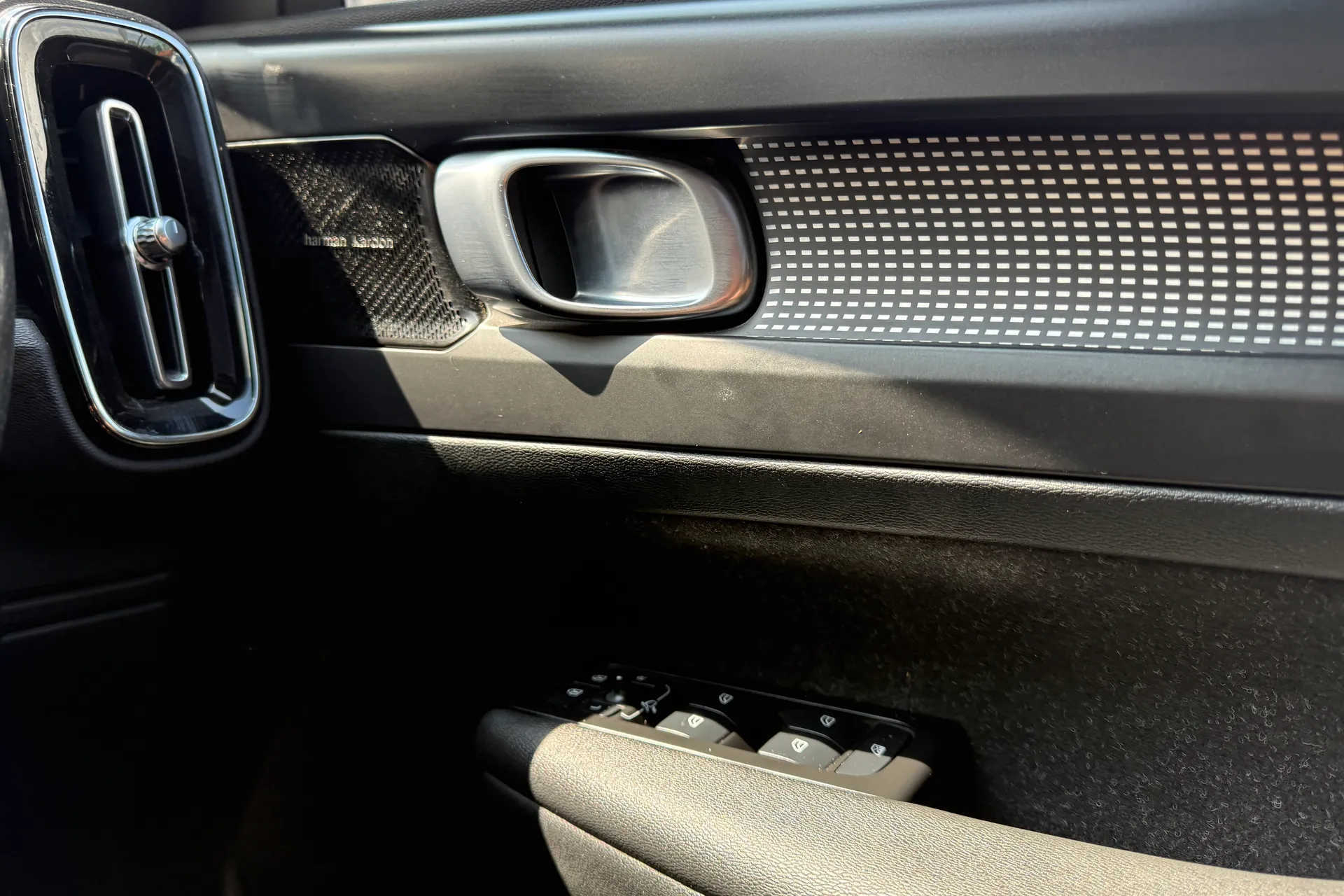 Volvo XC40 thumbnail image number 43