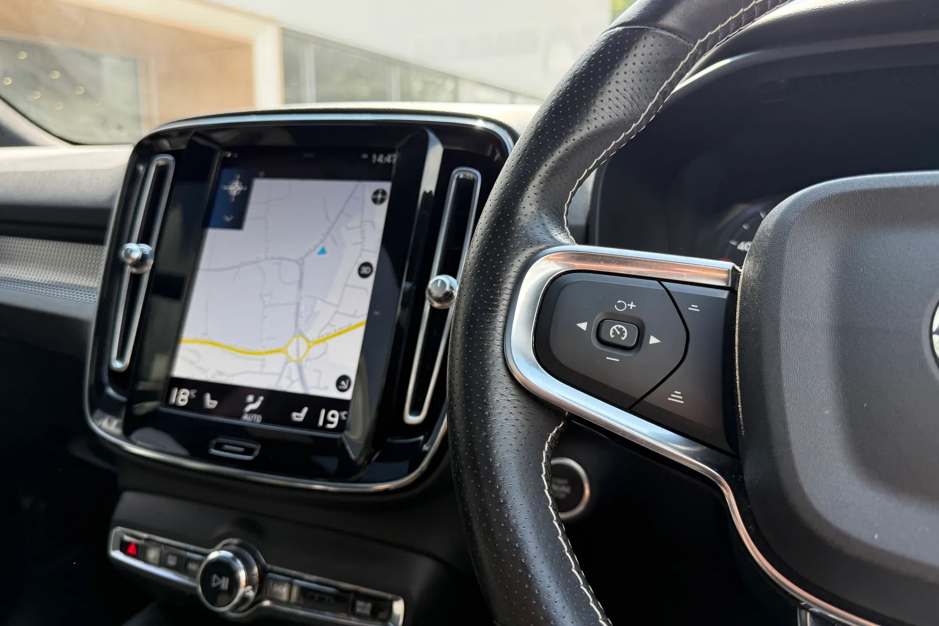 Volvo XC40 thumbnail image number 36
