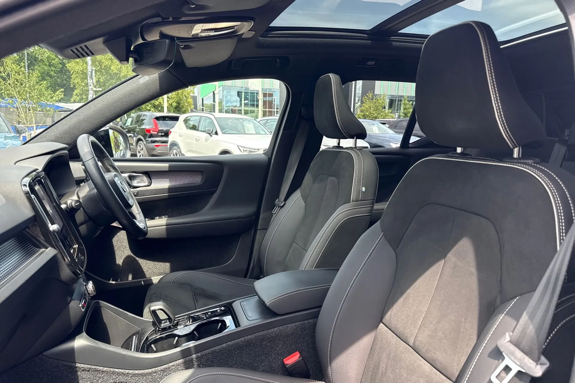 Volvo XC40 thumbnail image number 28