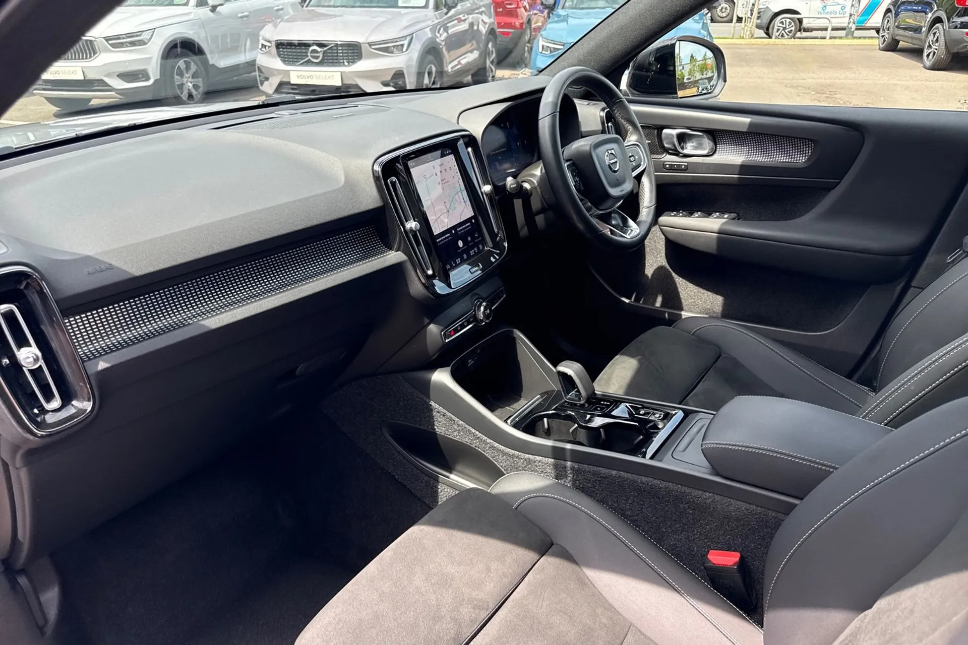 Volvo XC40 thumbnail image number 27