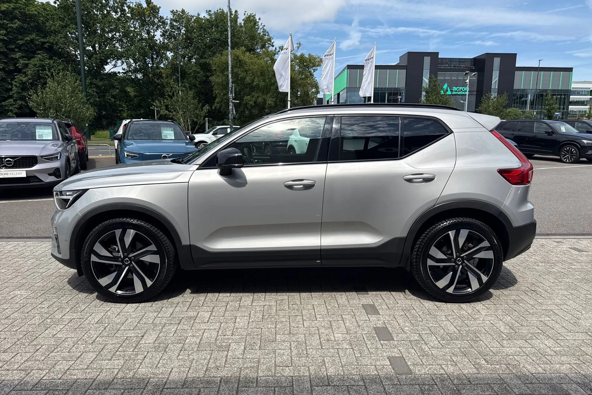 Volvo XC40 thumbnail image number 11