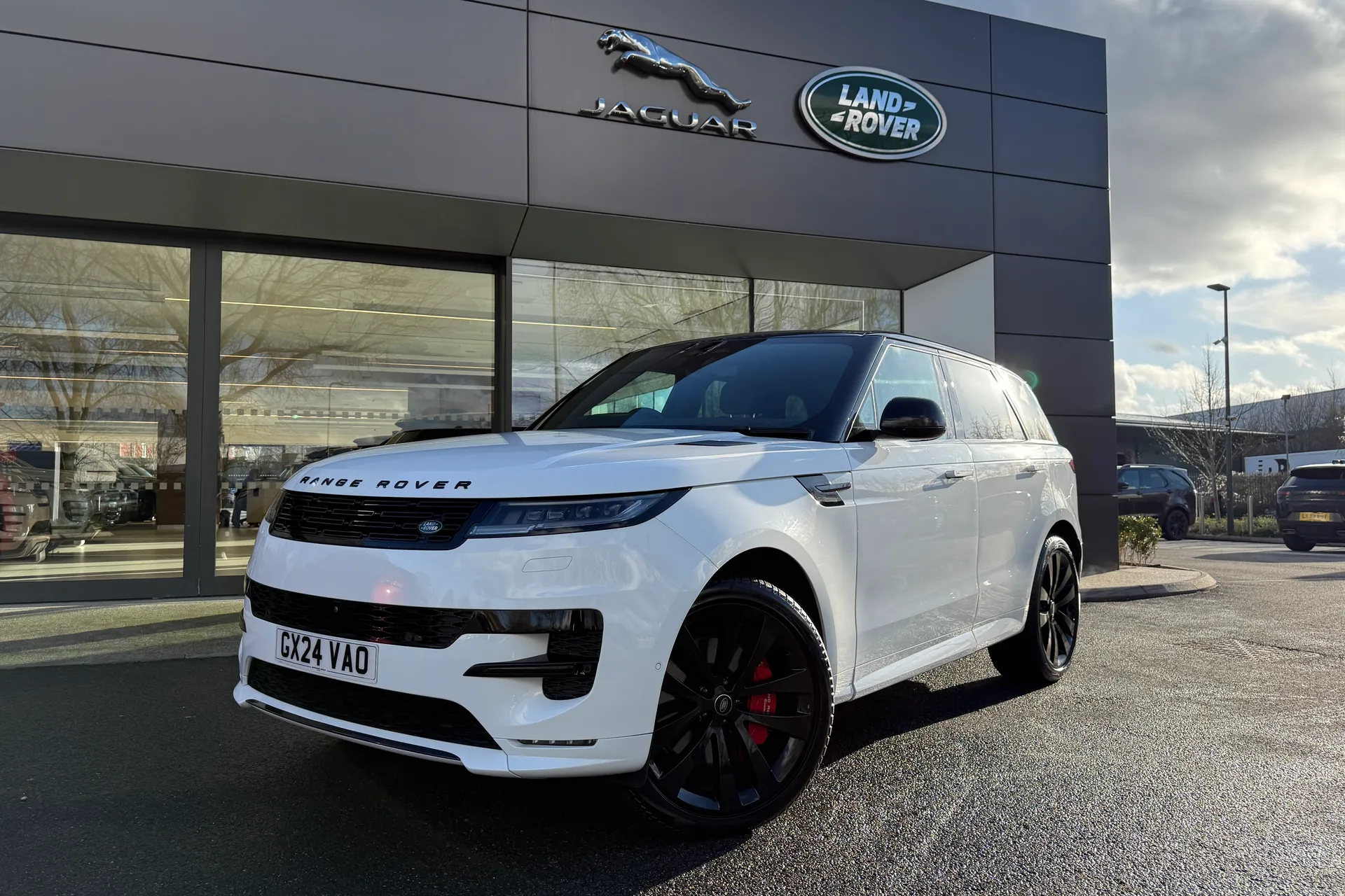 LAND ROVER RANGE ROVER SPORT focused image
