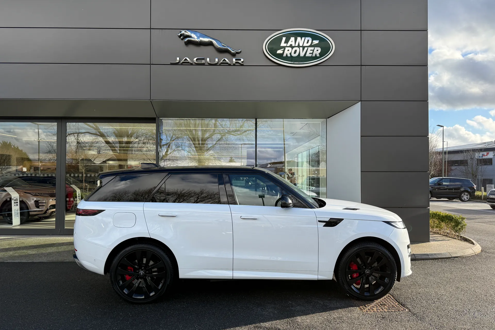 LAND ROVER RANGE ROVER SPORT thumbnail image number 2