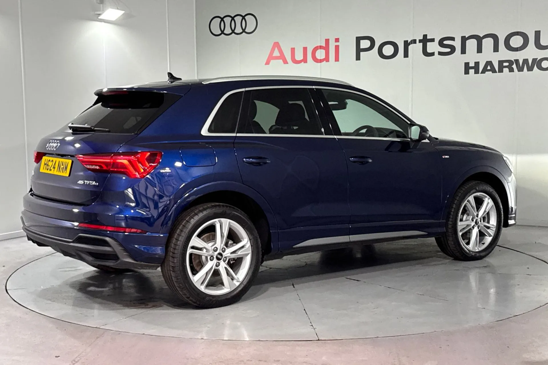 Audi Q3 thumbnail image number 7