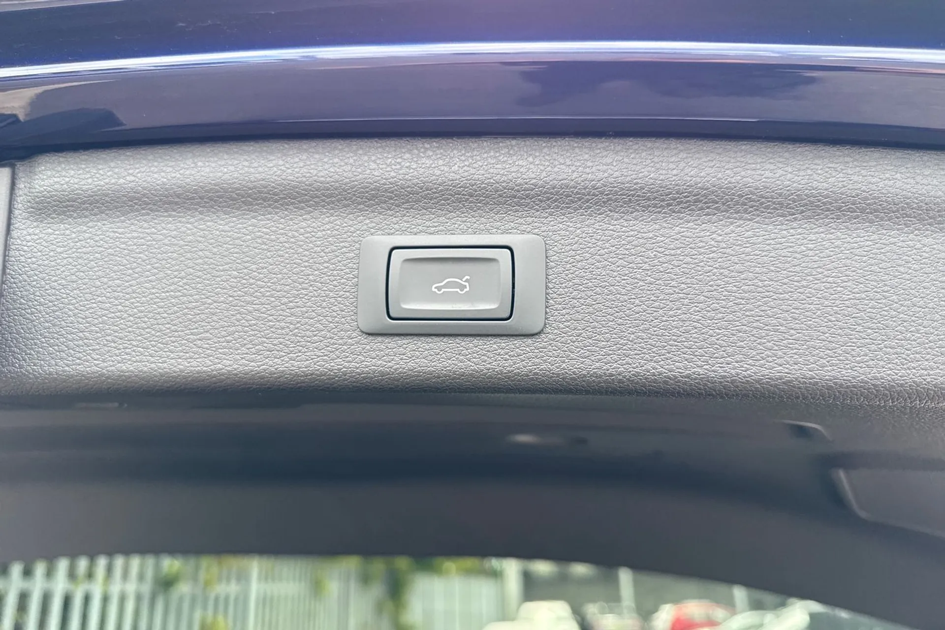 Audi Q3 thumbnail image number 19