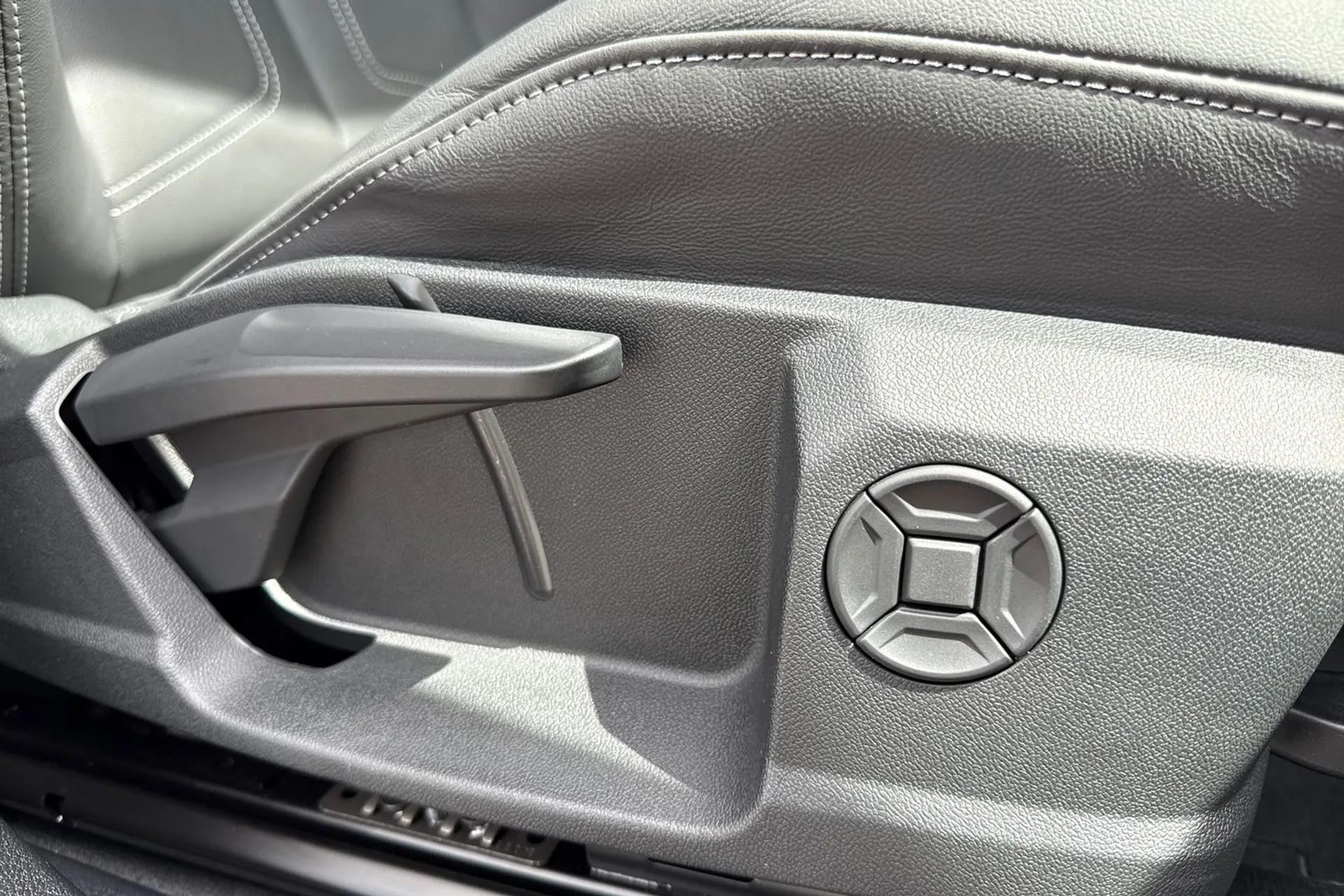 Audi Q3 thumbnail image number 49