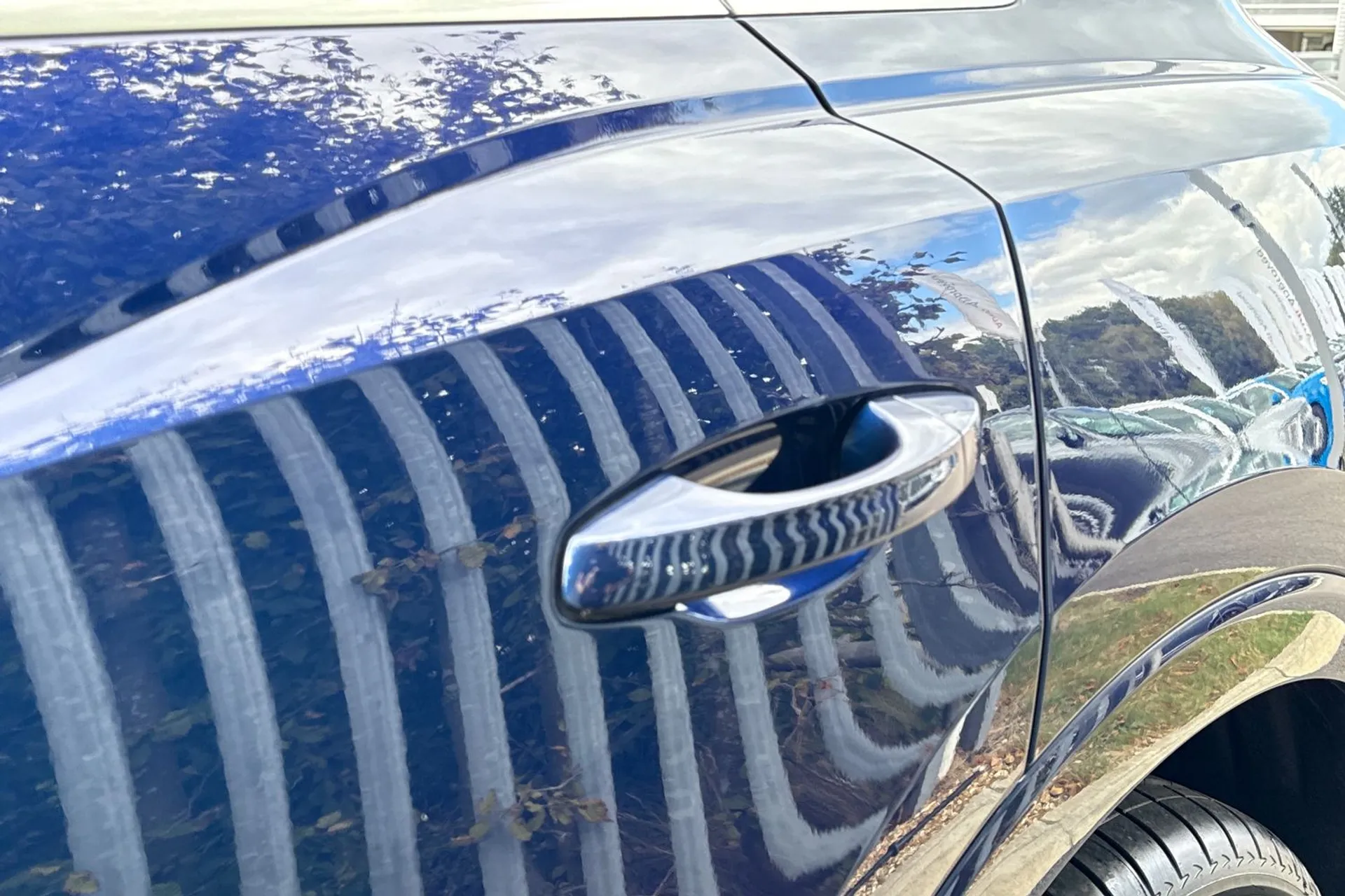 Audi Q3 thumbnail image number 15