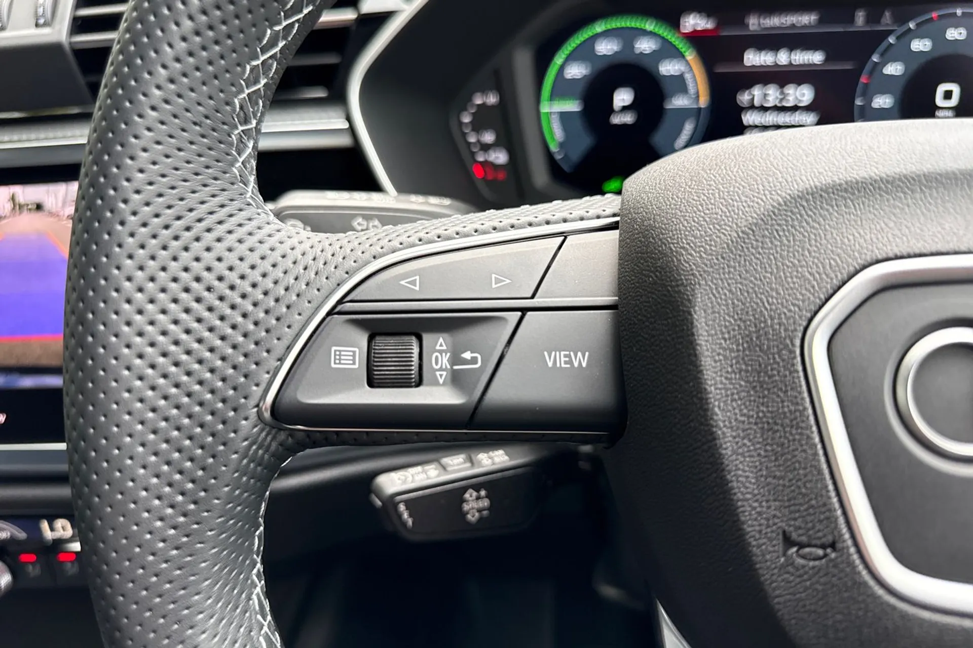 Audi Q3 thumbnail image number 40