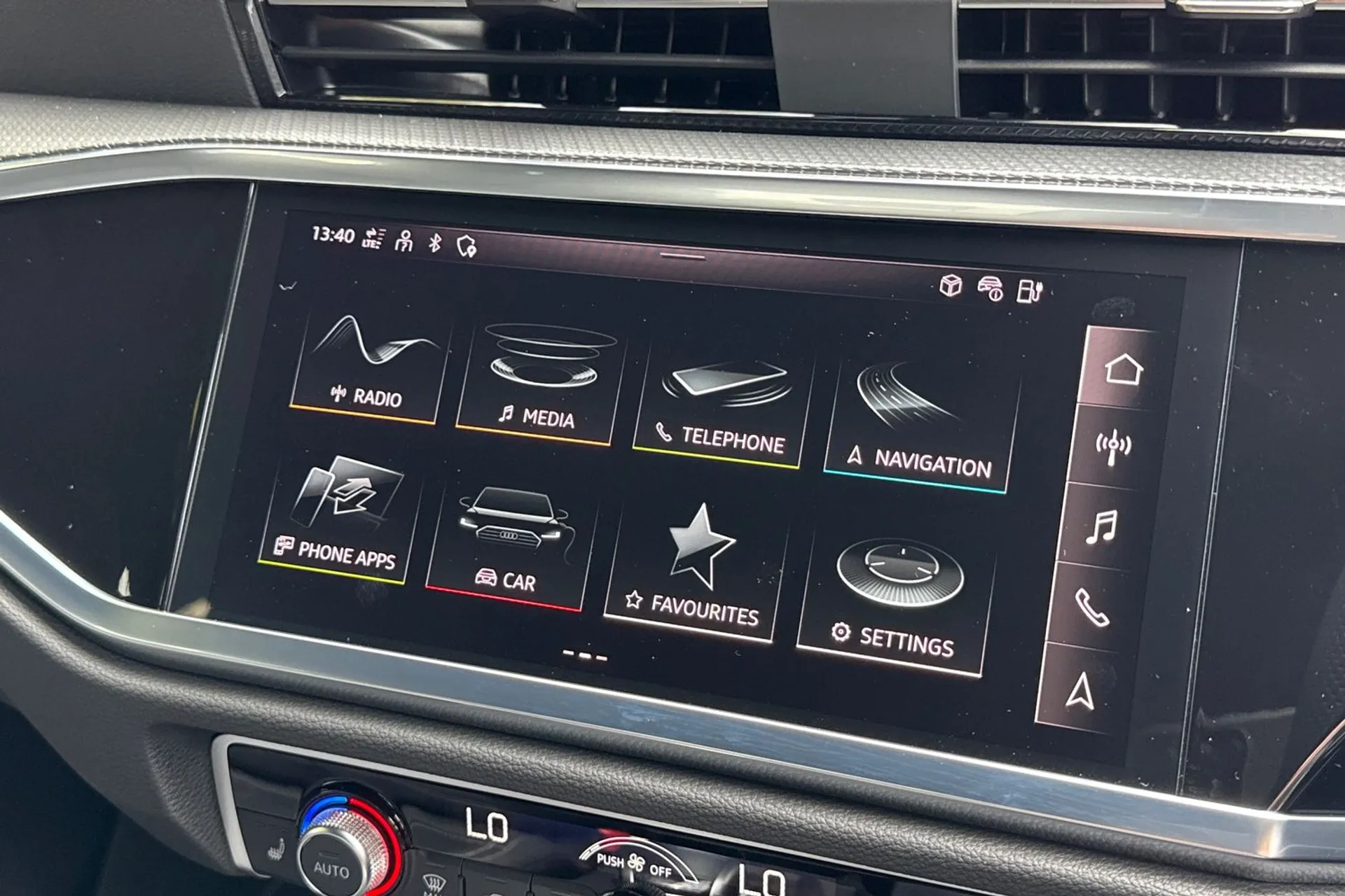 Audi Q3 thumbnail image number 39