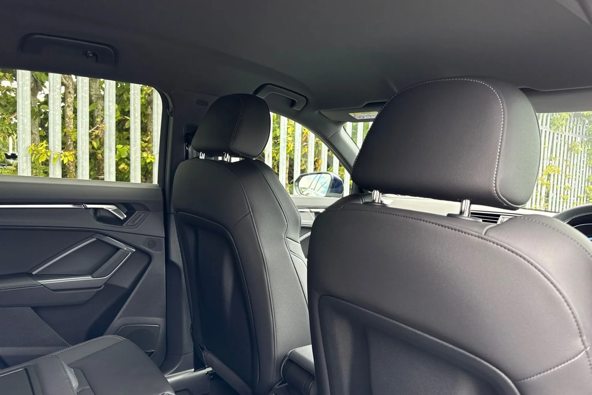 Audi Q3 thumbnail image number 22