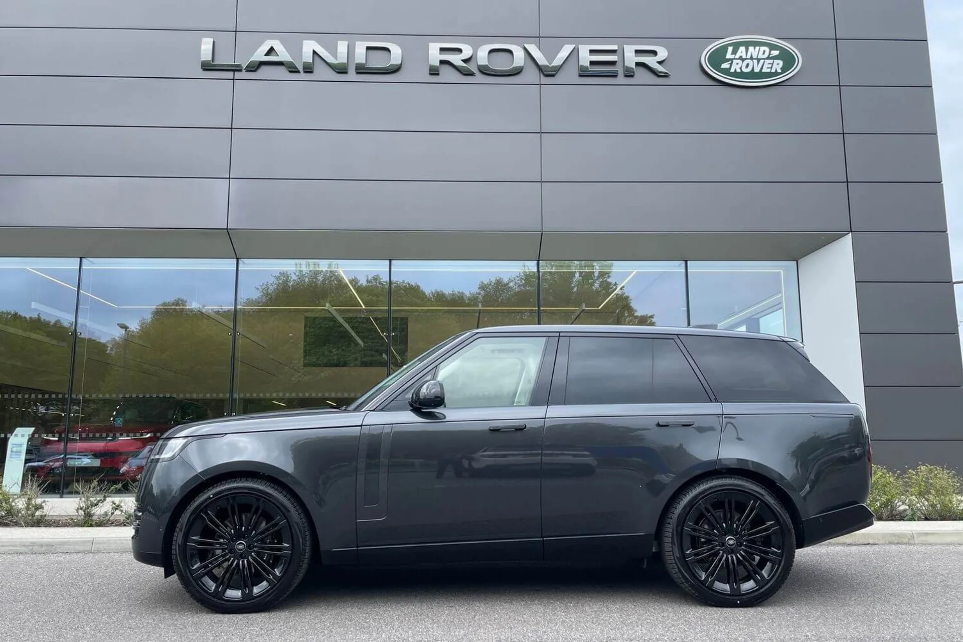 LAND ROVER RANGE ROVER thumbnail image number 8