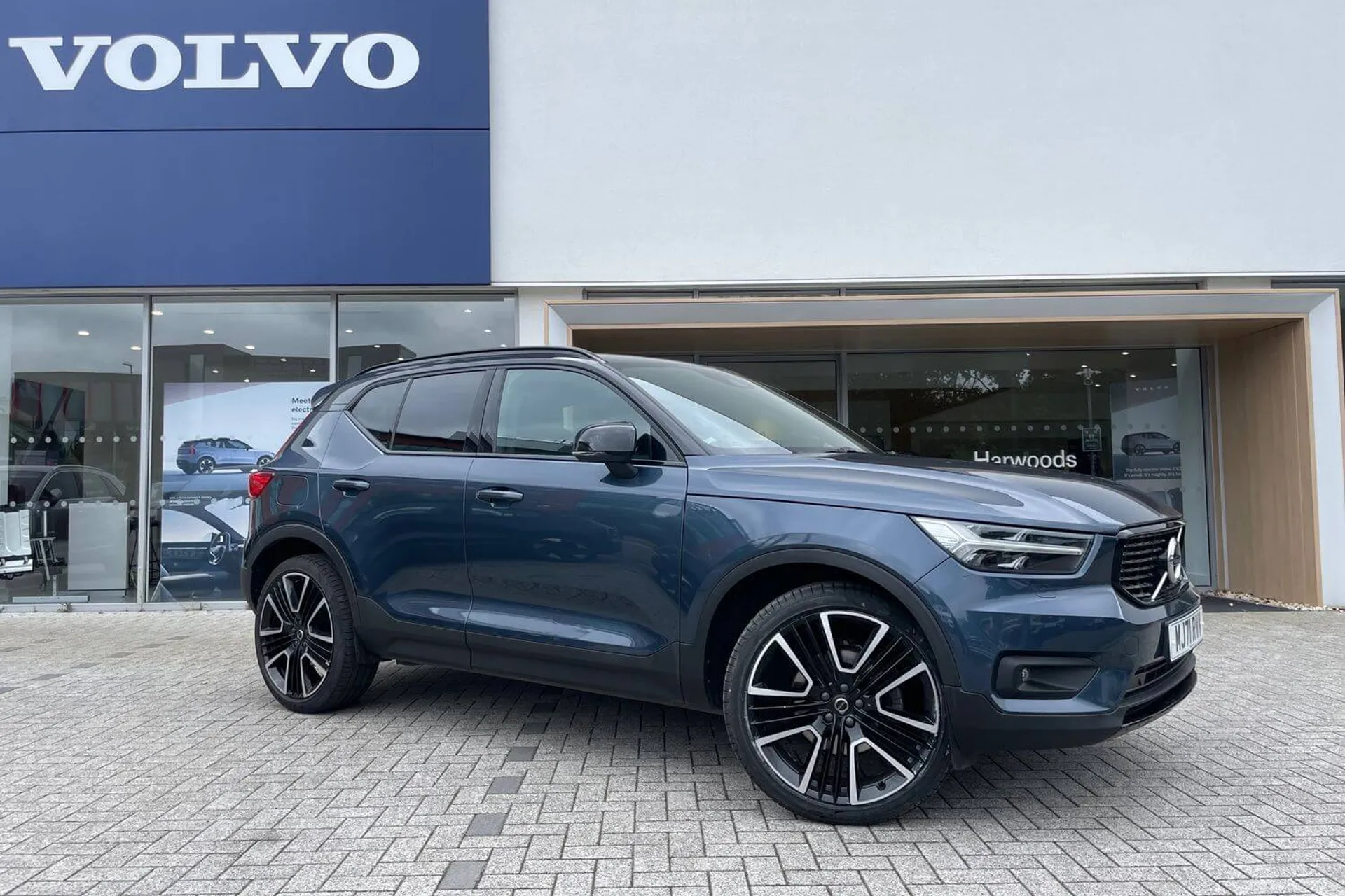 Volvo XC40 focused image