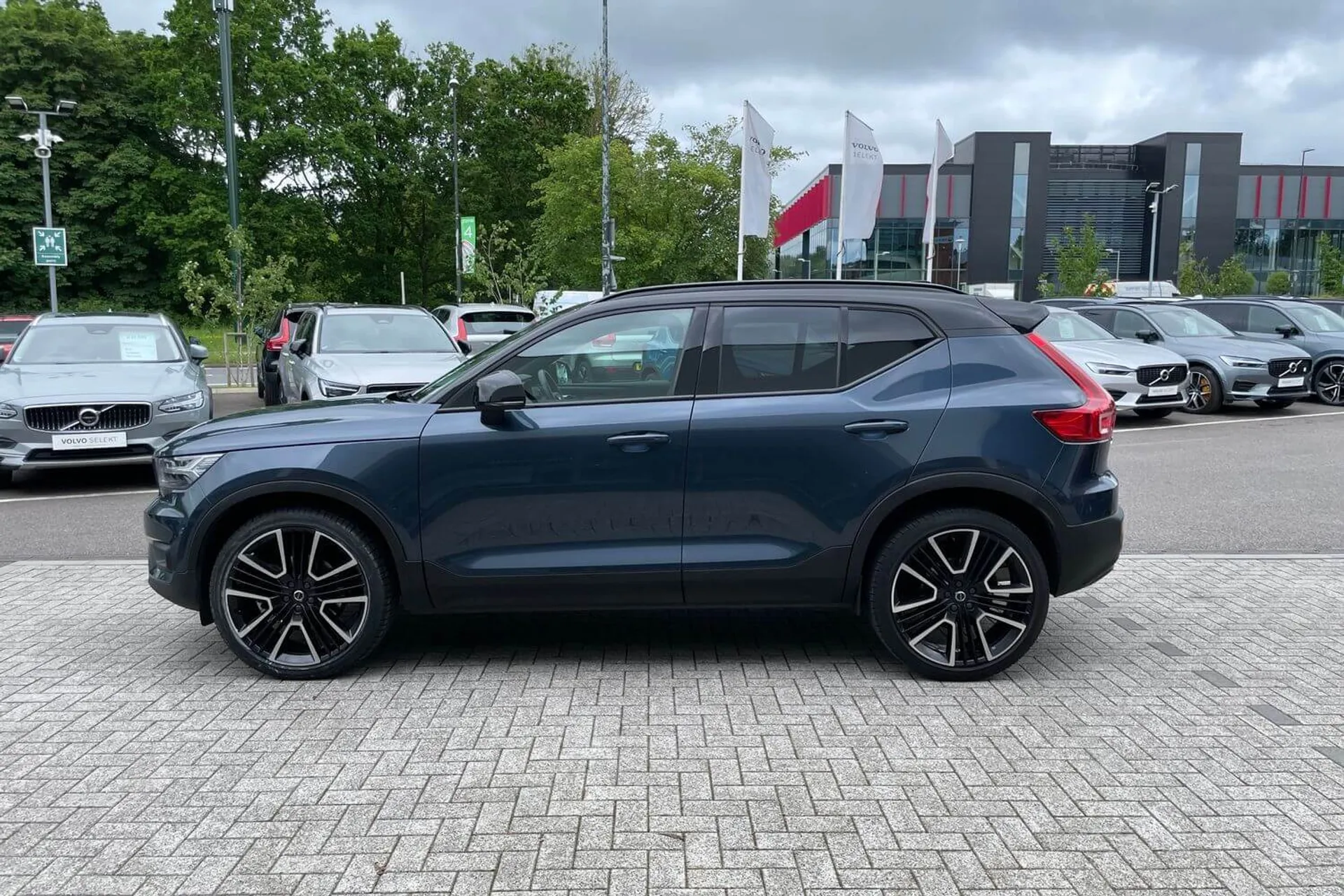 Volvo XC40 thumbnail image number 9