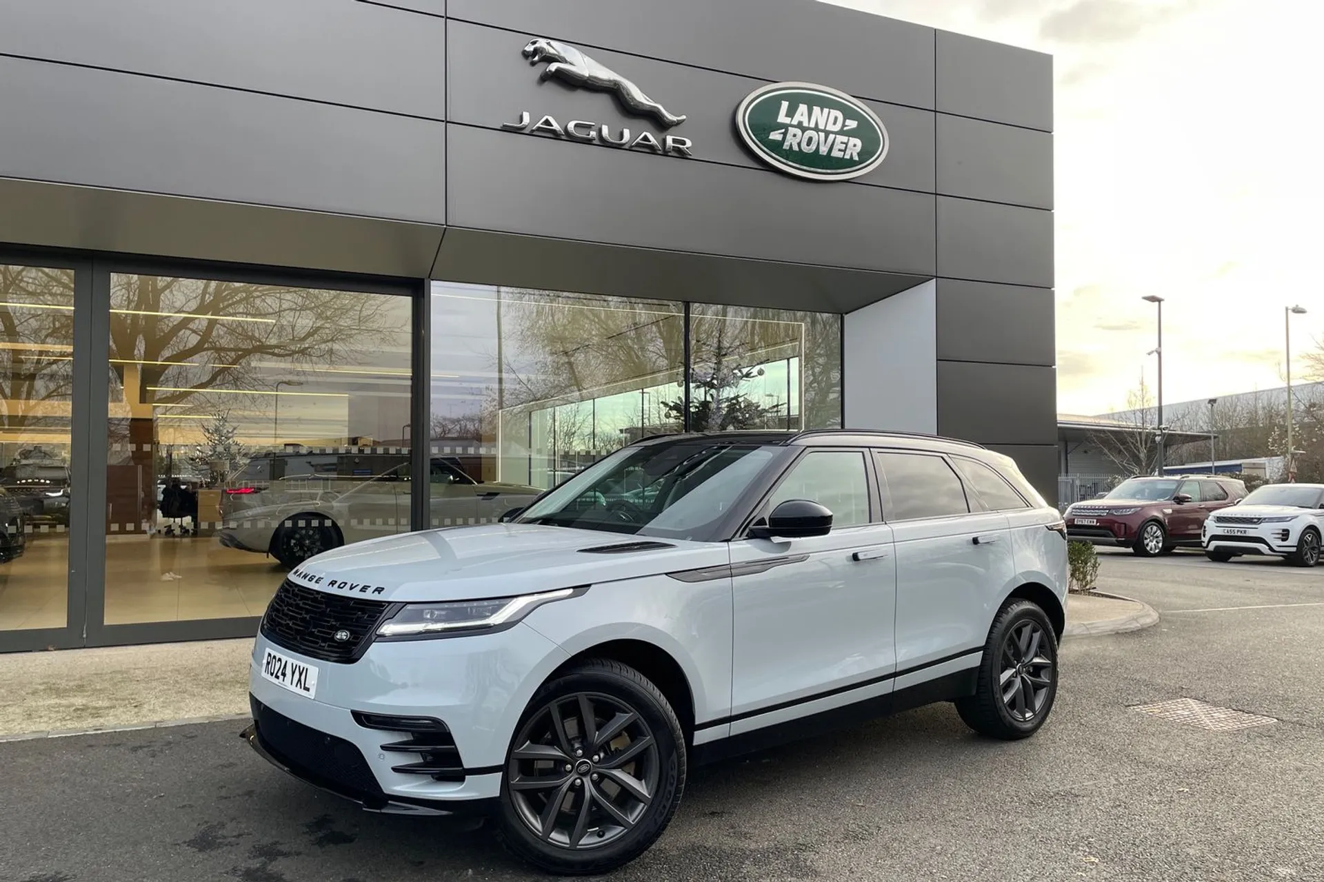 LAND ROVER RANGE ROVER VELAR thumbnail image number 28