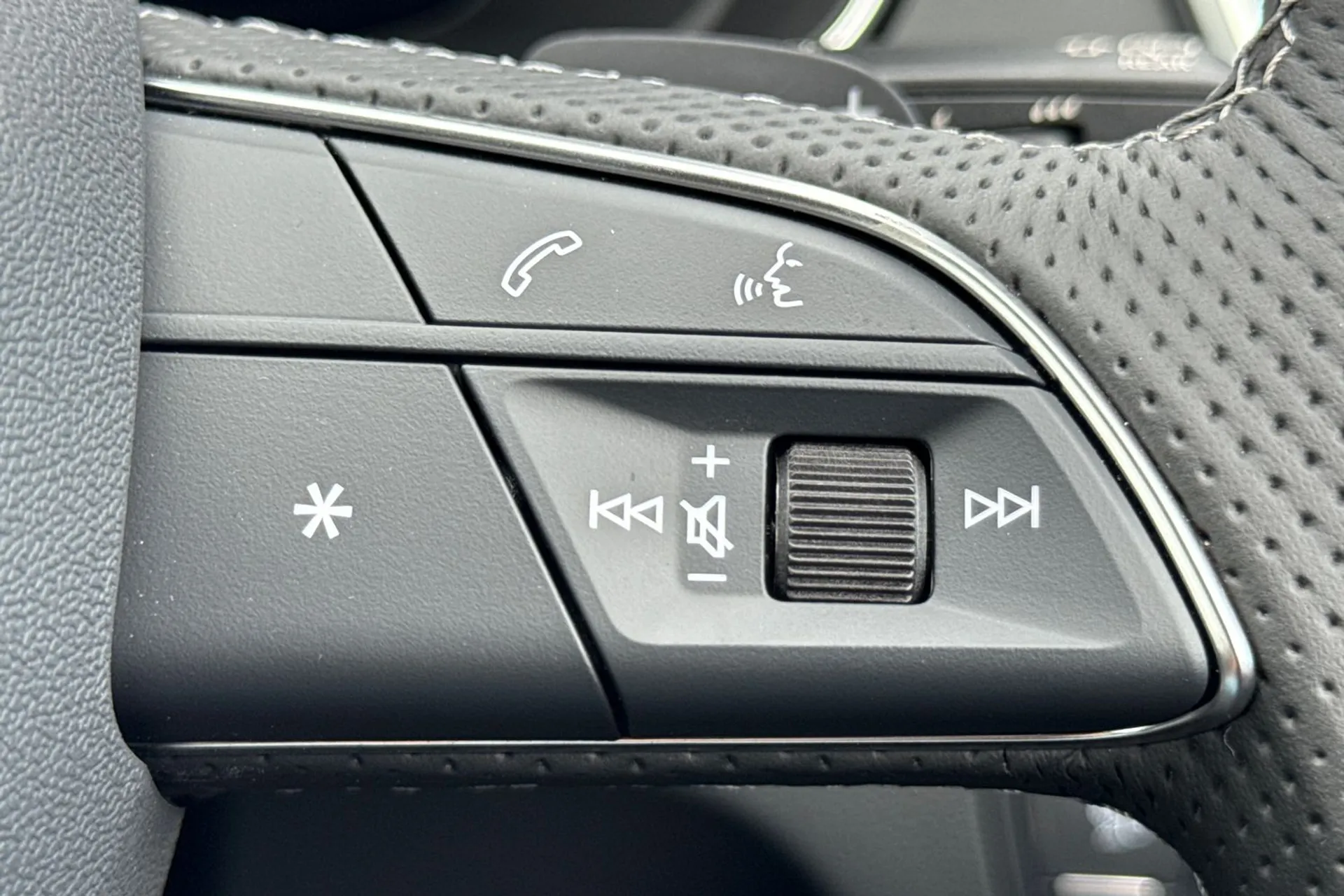 Audi Q5 thumbnail image number 21