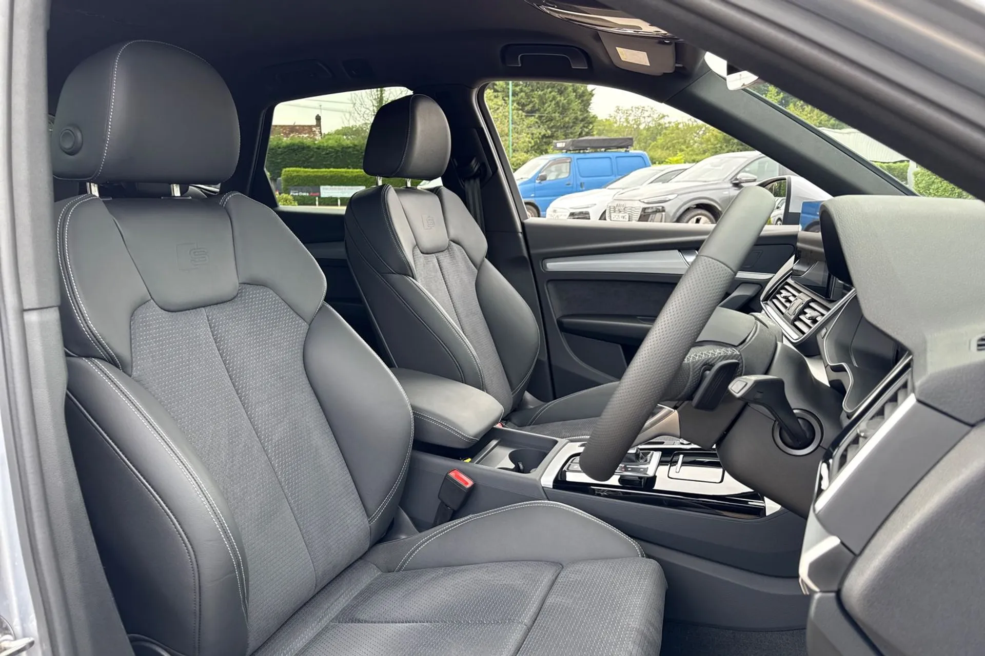 Audi Q5 thumbnail image number 26