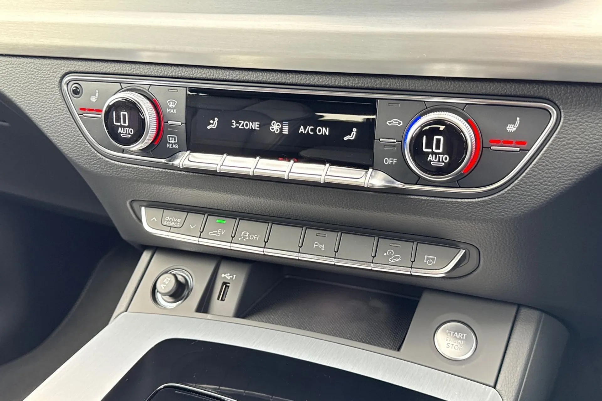 Audi Q5 thumbnail image number 15