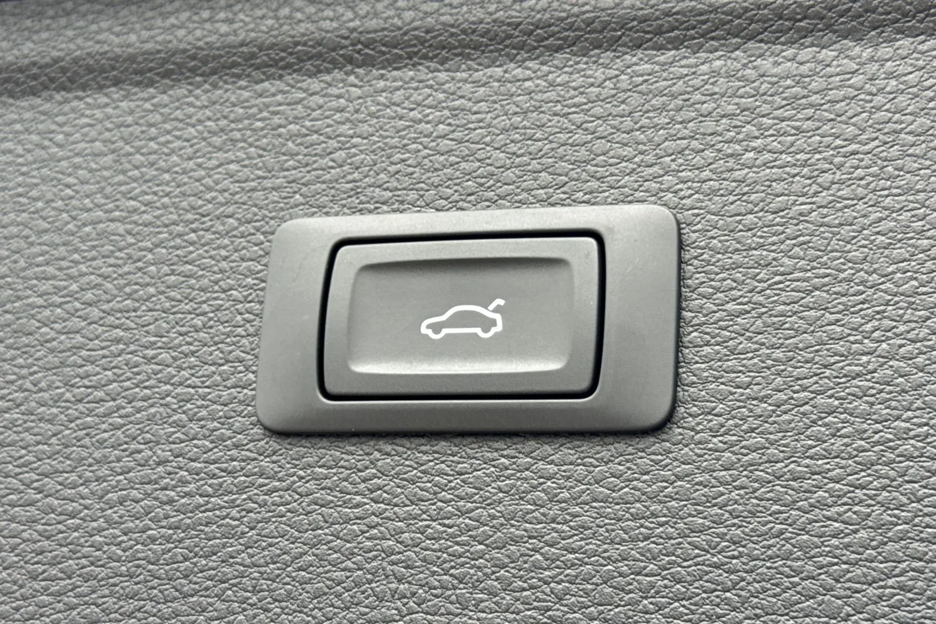 Audi Q5 thumbnail image number 32