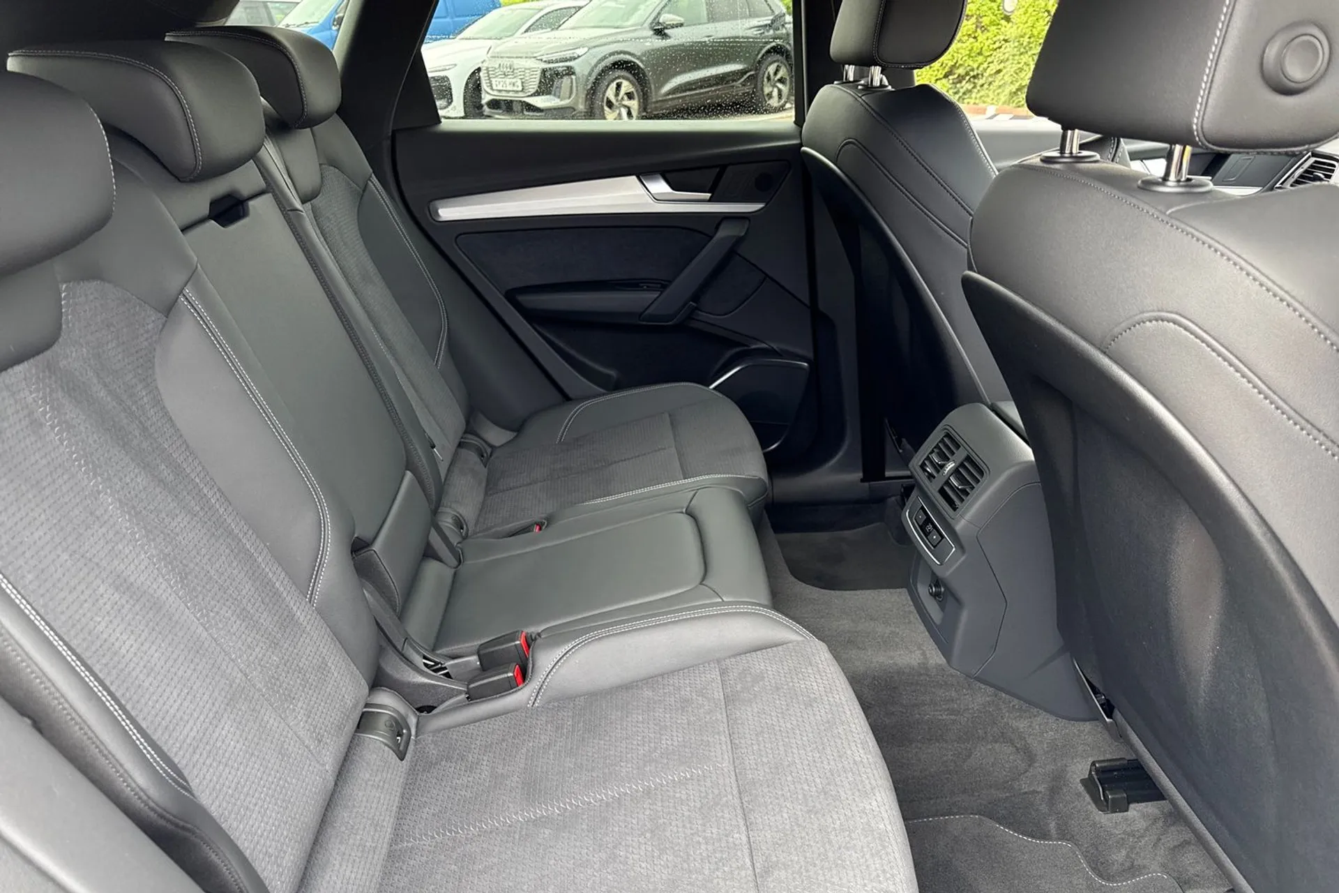 Audi Q5 thumbnail image number 40