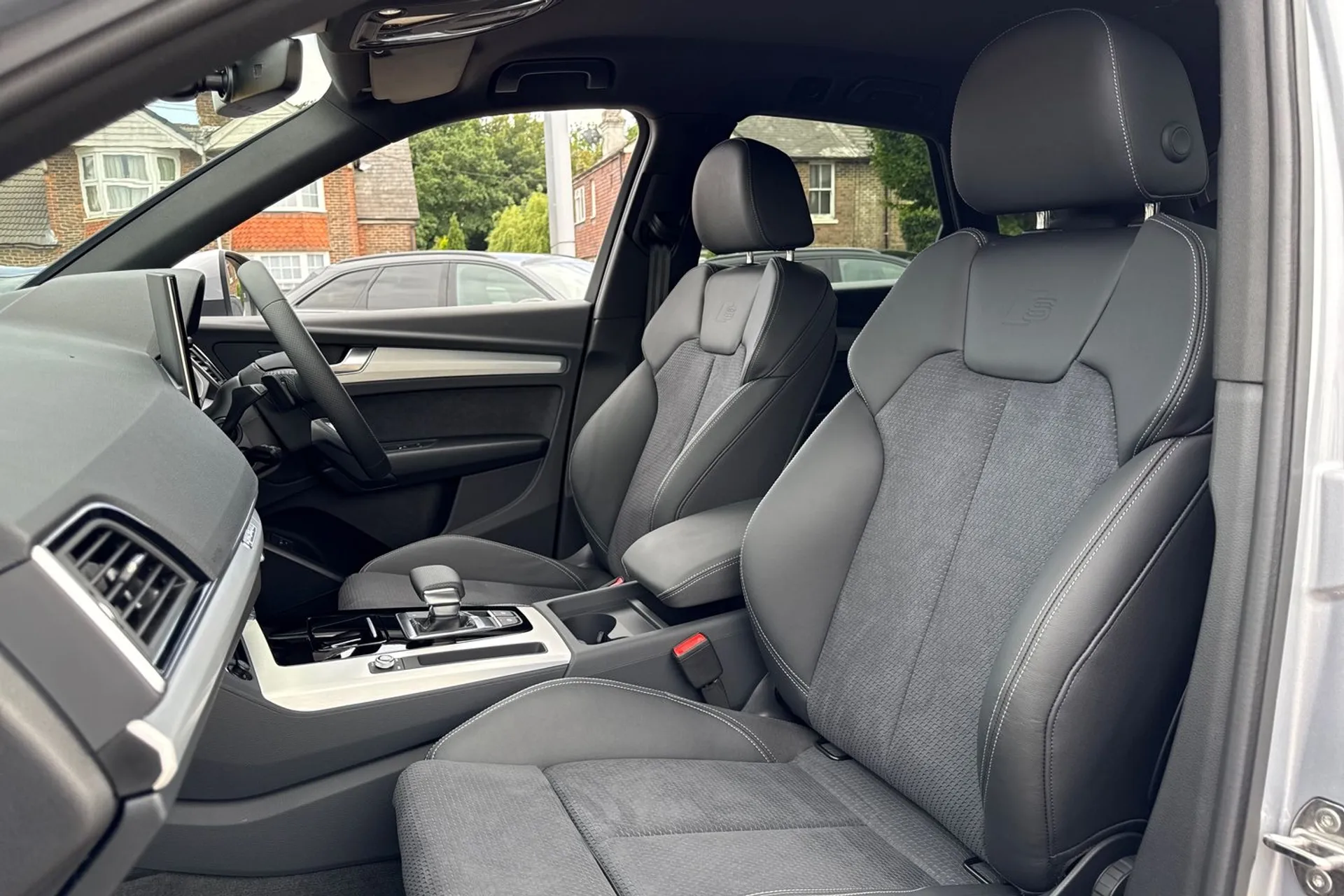 Audi Q5 thumbnail image number 29