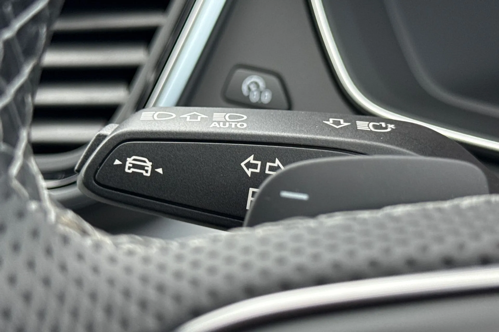 Audi Q5 thumbnail image number 17