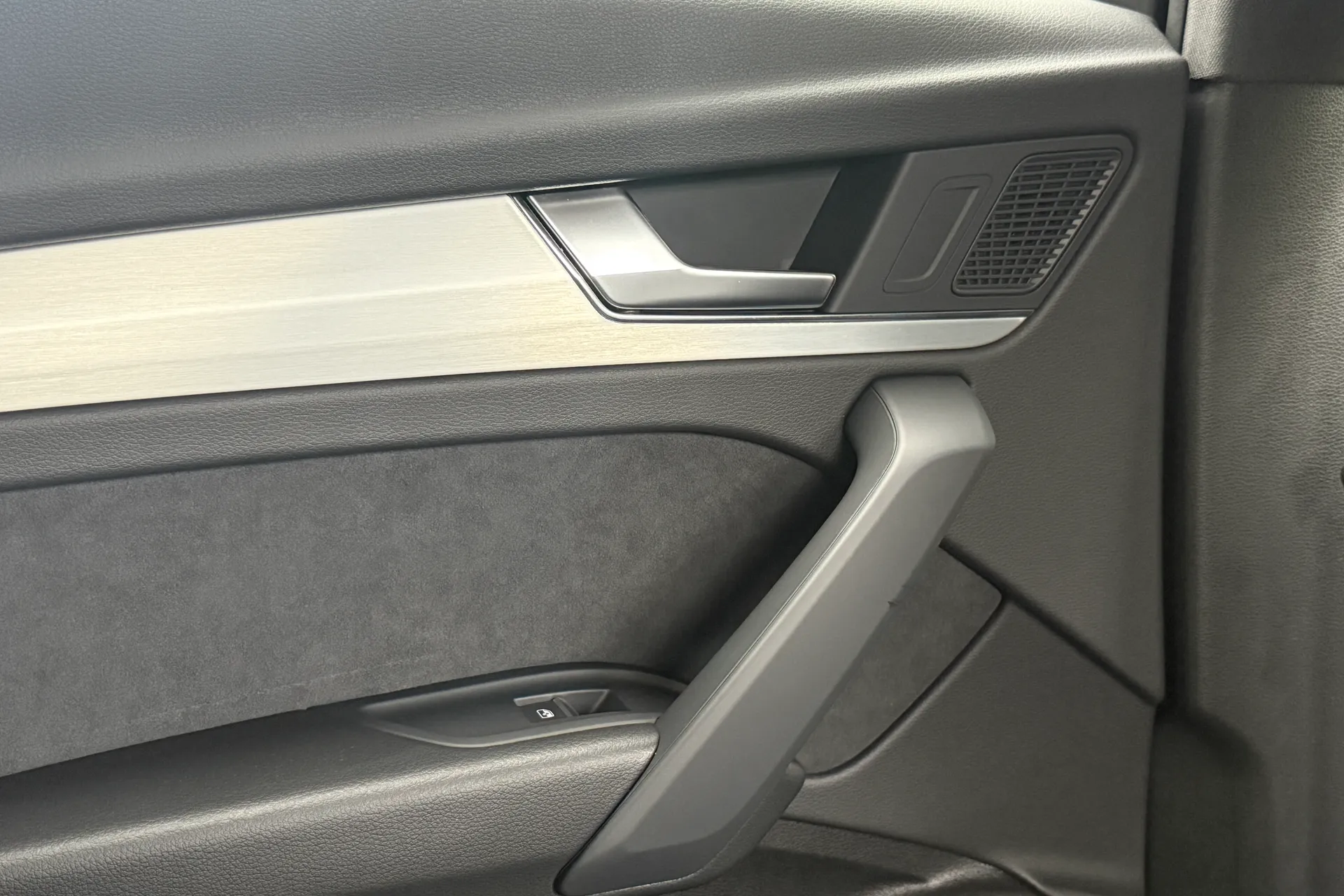 Audi Q5 thumbnail image number 38