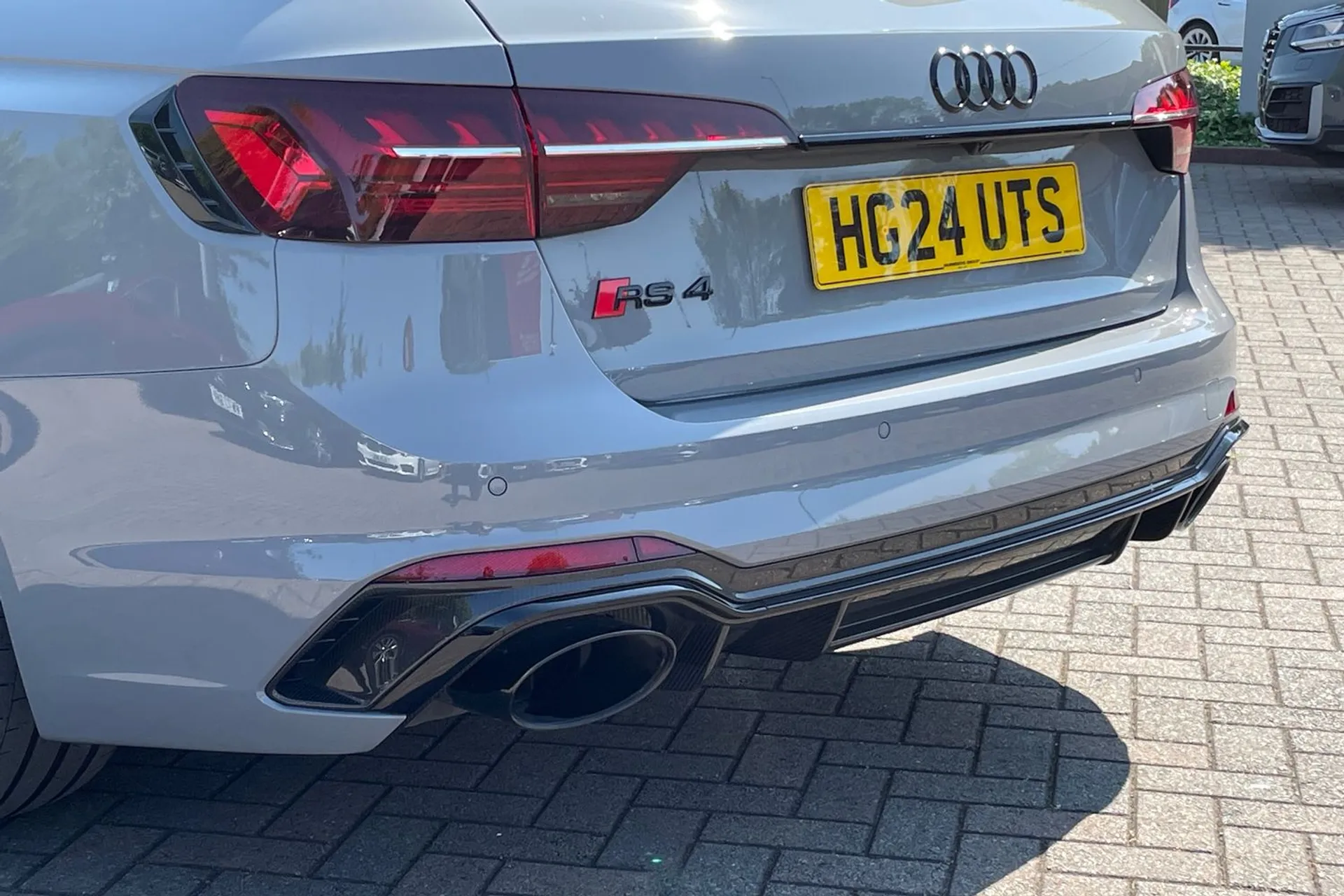 Audi RS4 thumbnail image number 47