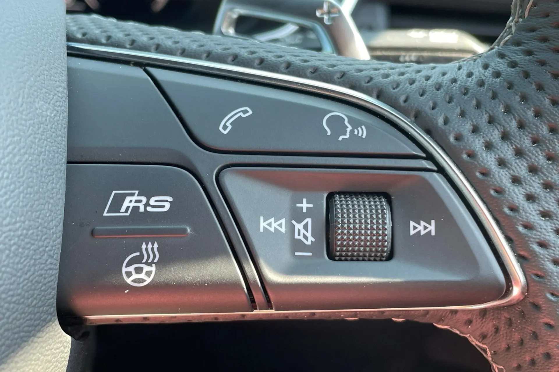 Audi RS4 thumbnail image number 20