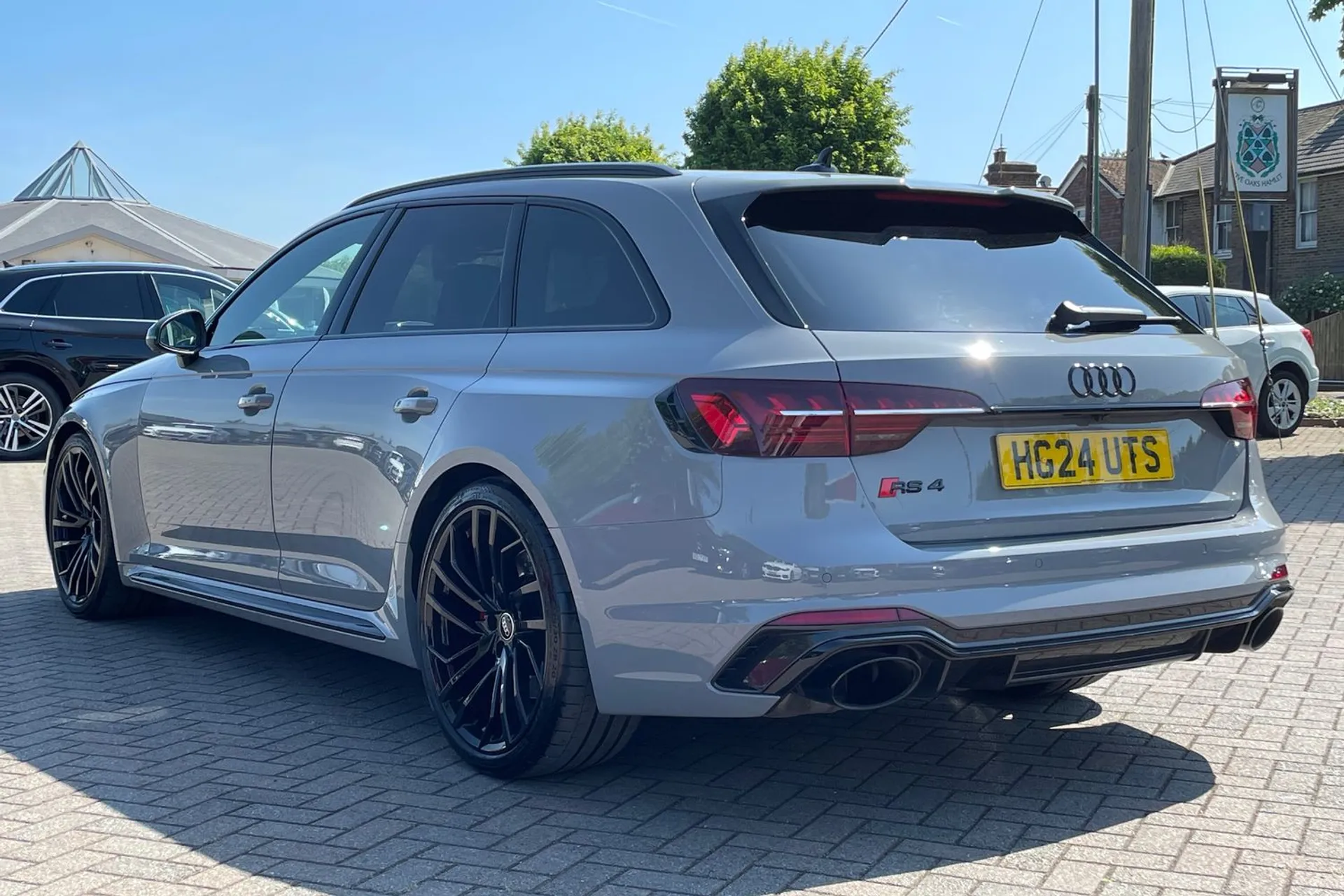 Audi RS4 thumbnail image number 6