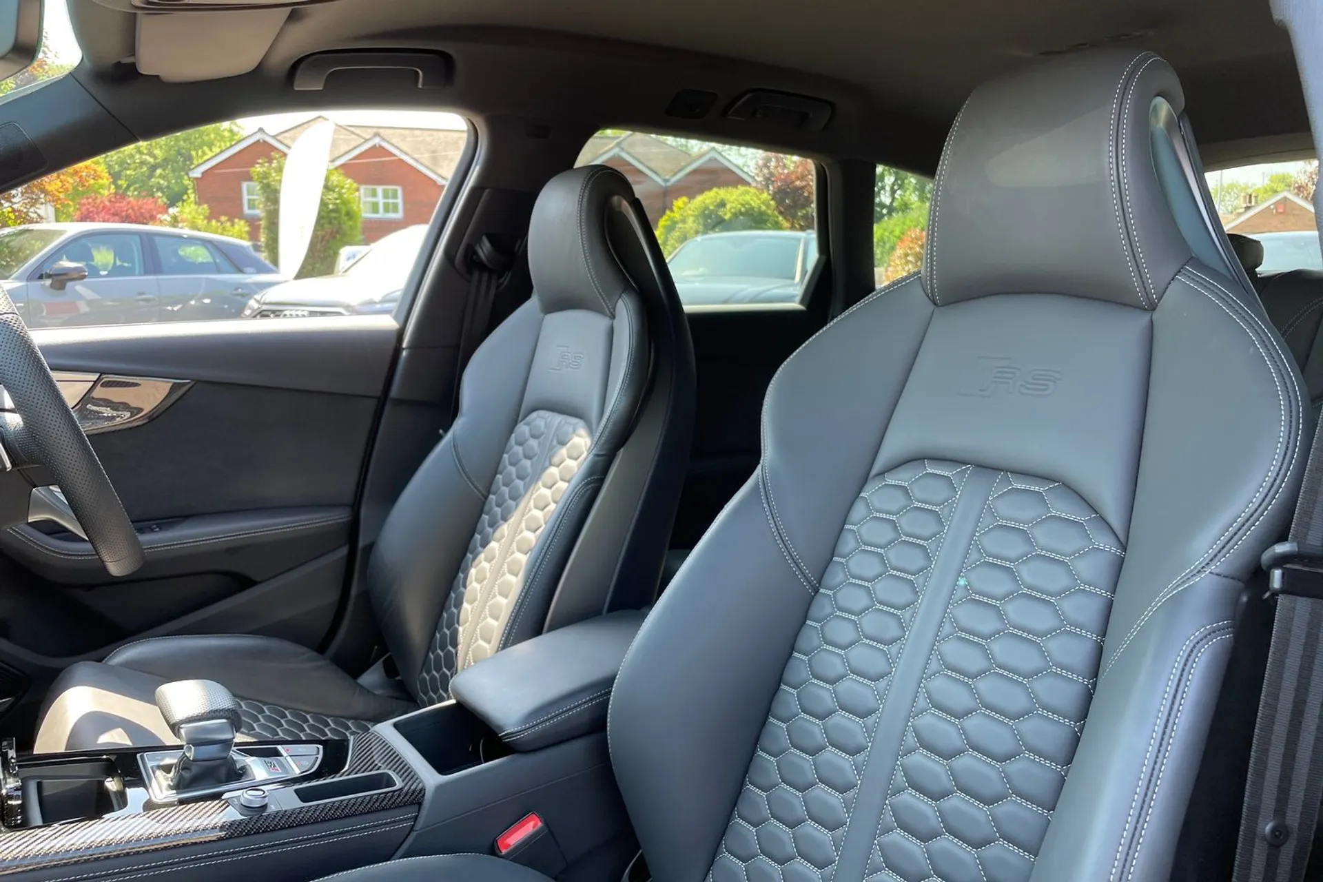 Audi RS4 thumbnail image number 28