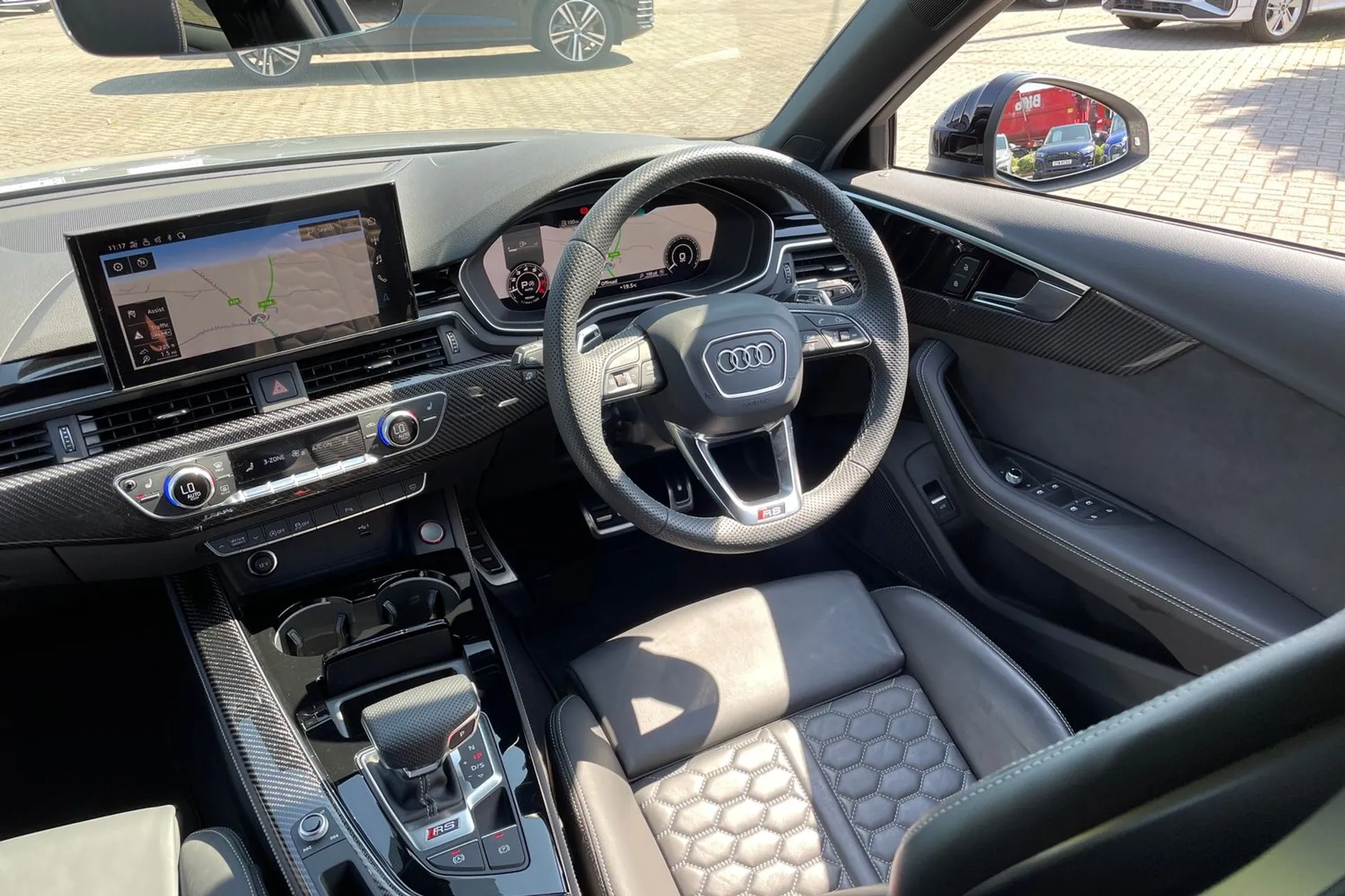 Audi RS4 thumbnail image number 38