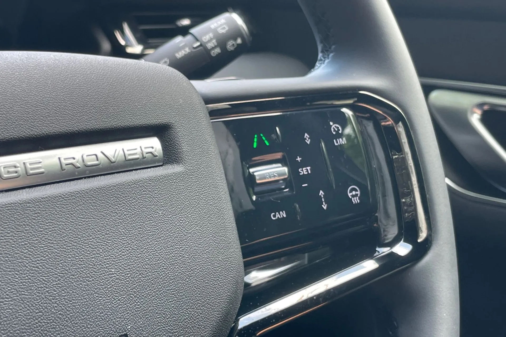 LAND ROVER RANGE ROVER VELAR thumbnail image number 47