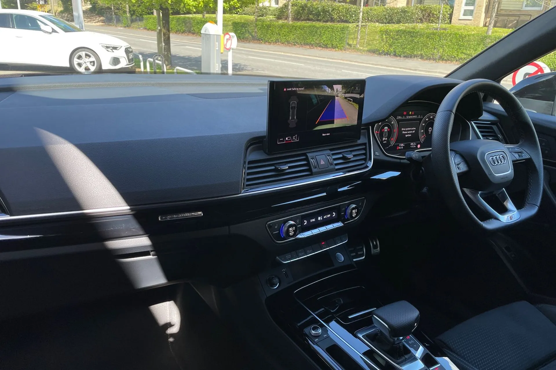 Audi Q5 thumbnail image number 26