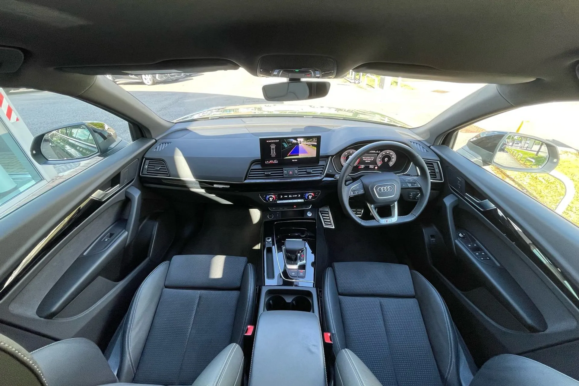Audi Q5 thumbnail image number 3
