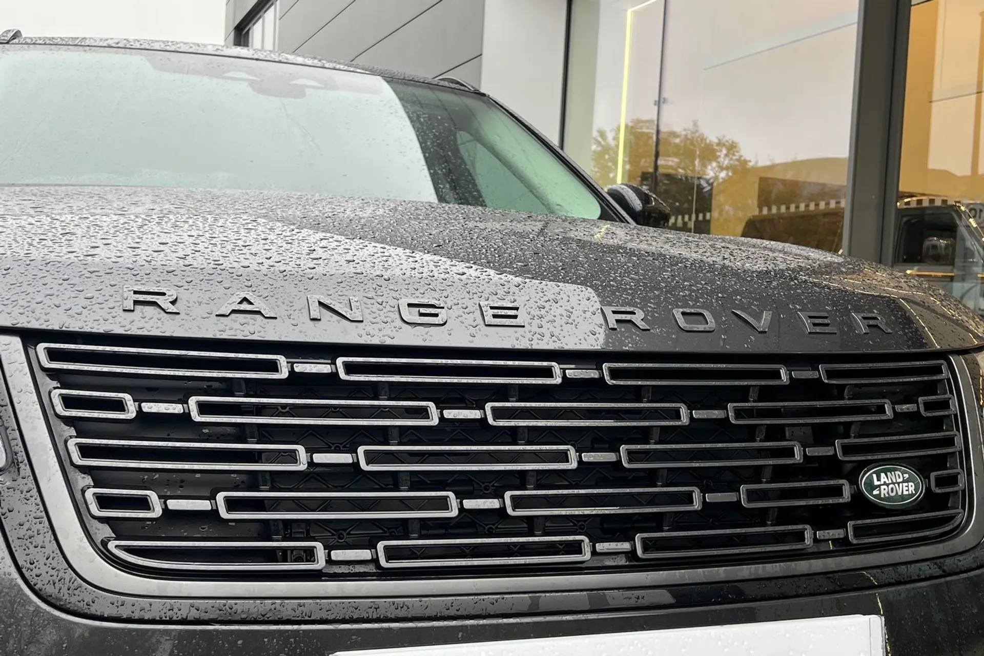 LAND ROVER RANGE ROVER VELAR thumbnail image number 16