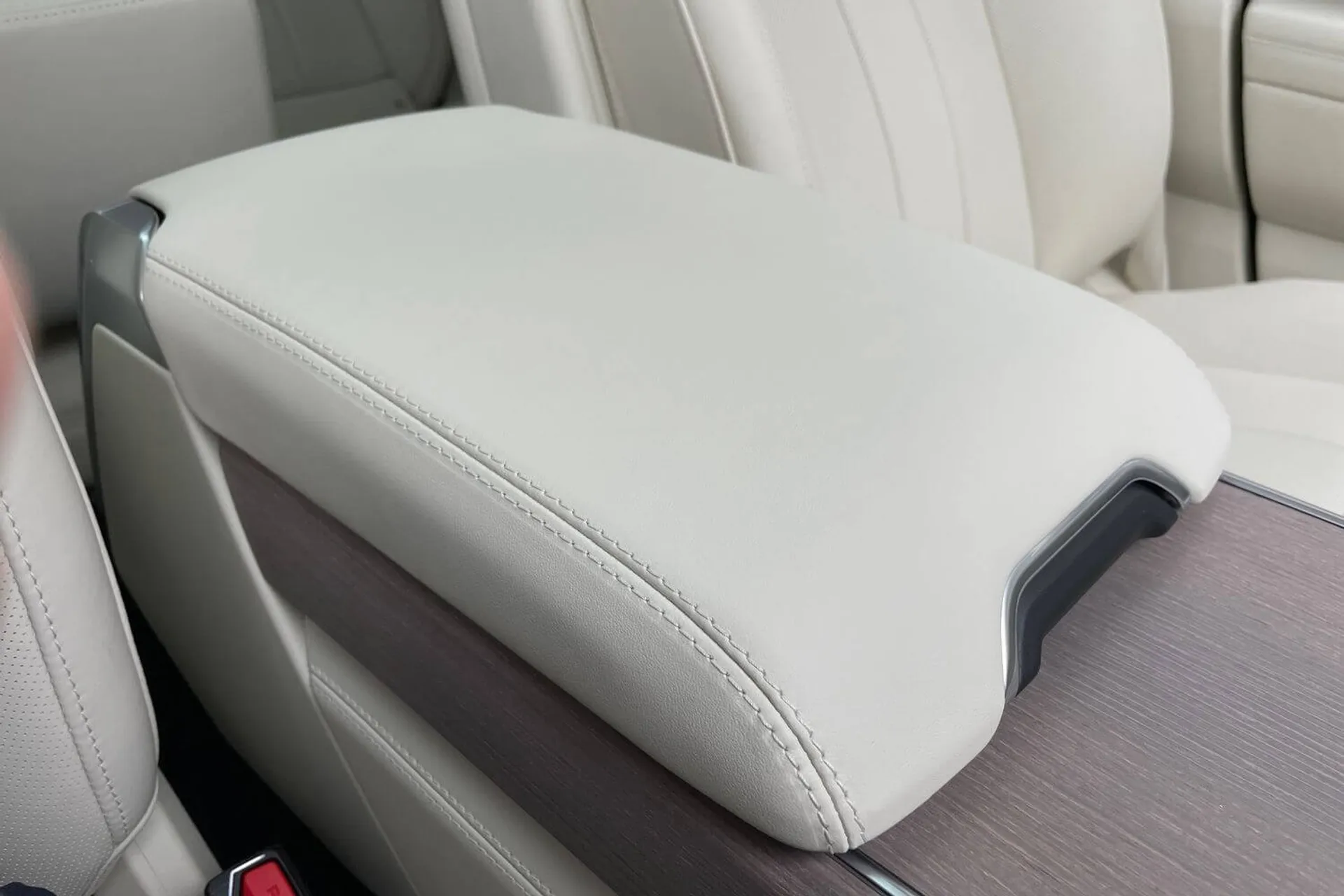 LAND ROVER RANGE ROVER thumbnail image number 57