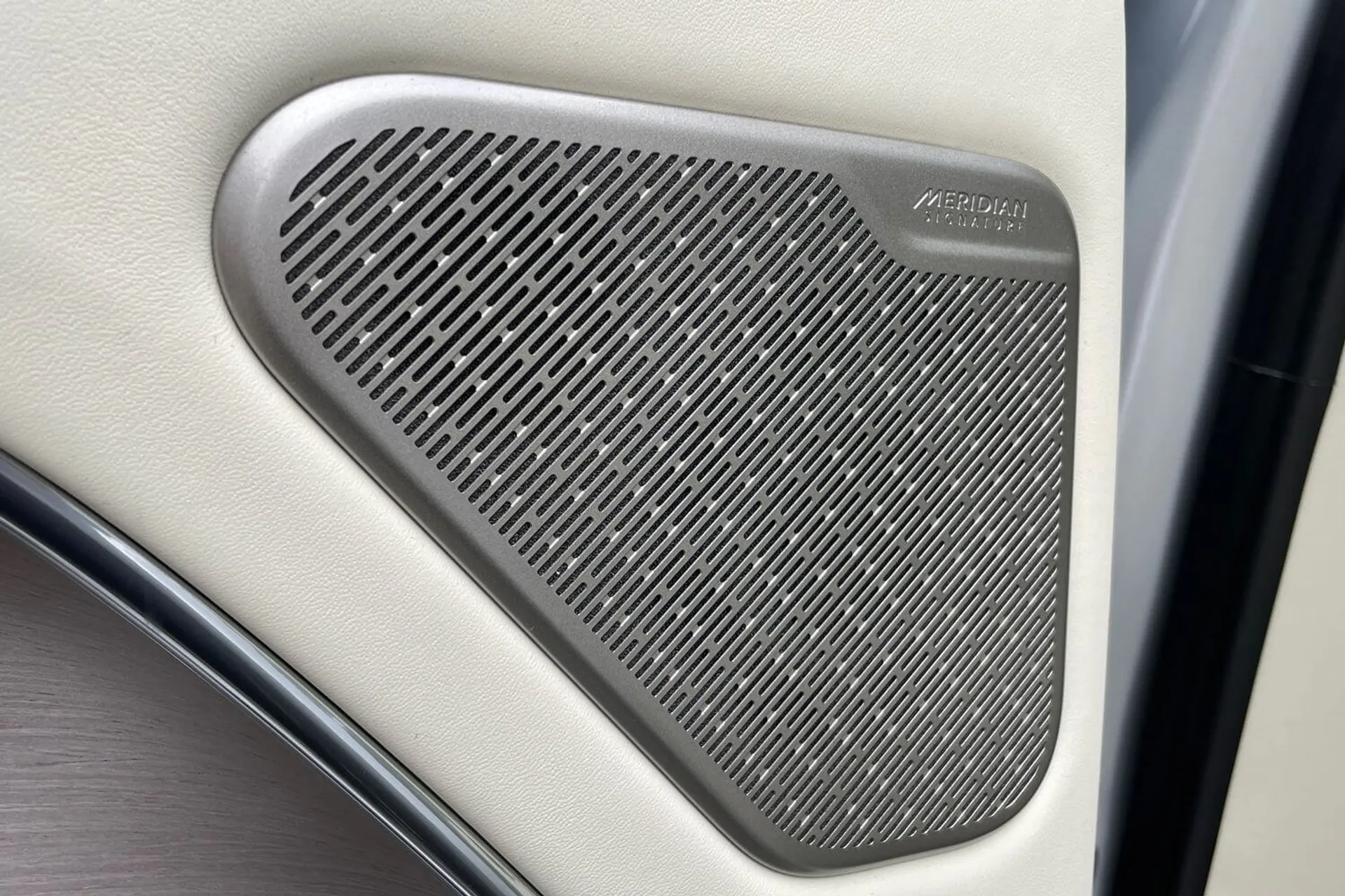 LAND ROVER RANGE ROVER thumbnail image number 52