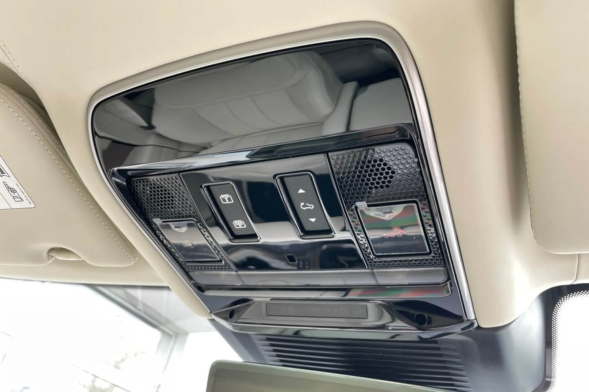 LAND ROVER RANGE ROVER thumbnail image number 58