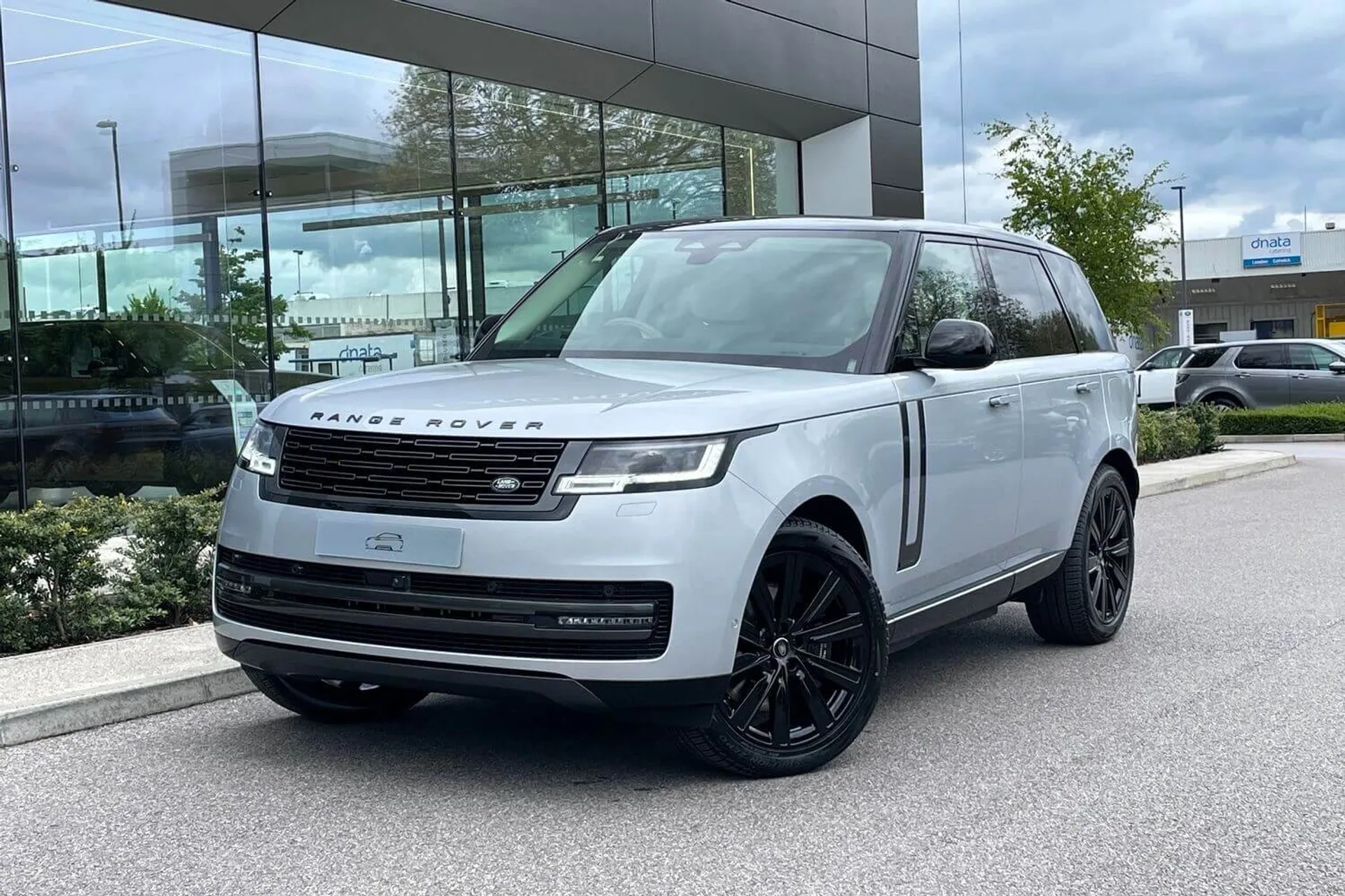 LAND ROVER RANGE ROVER thumbnail image number 12