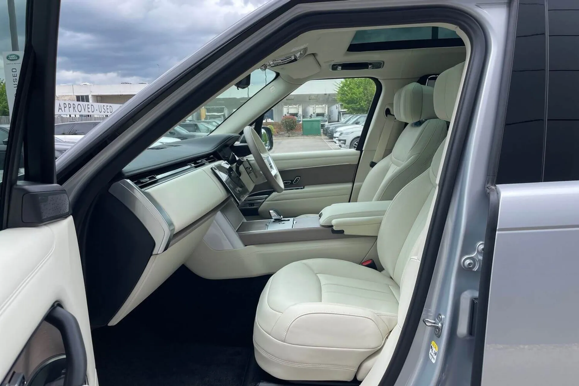 LAND ROVER RANGE ROVER thumbnail image number 51