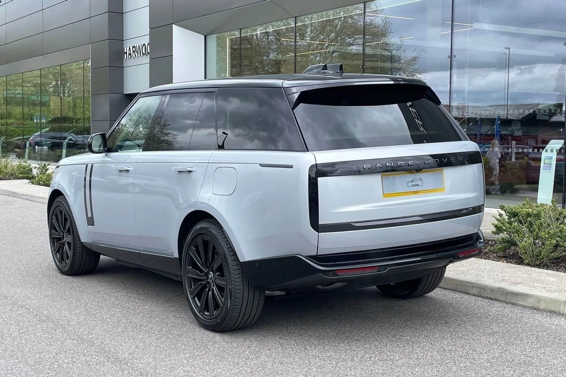 LAND ROVER RANGE ROVER thumbnail image number 11