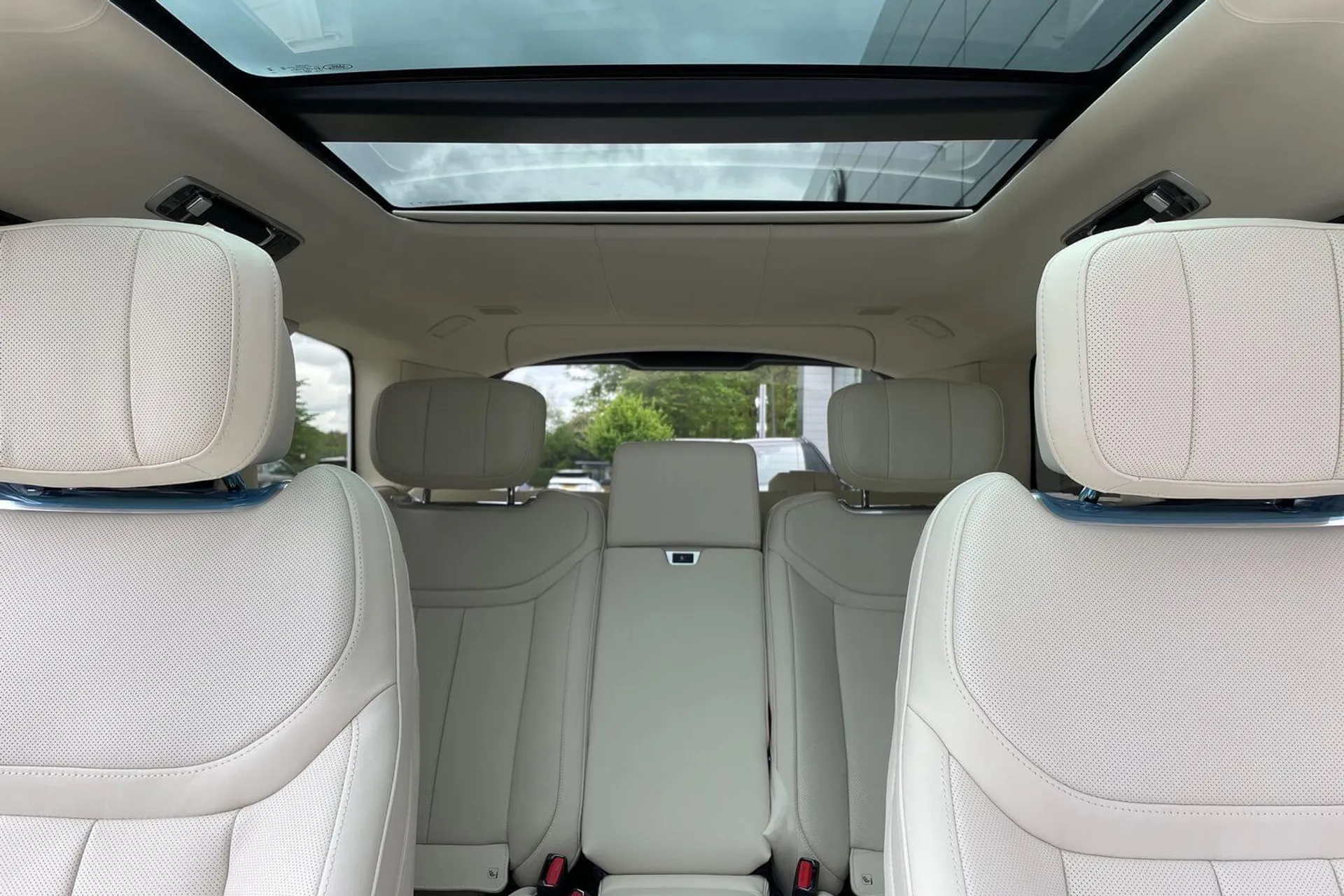 LAND ROVER RANGE ROVER thumbnail image number 20