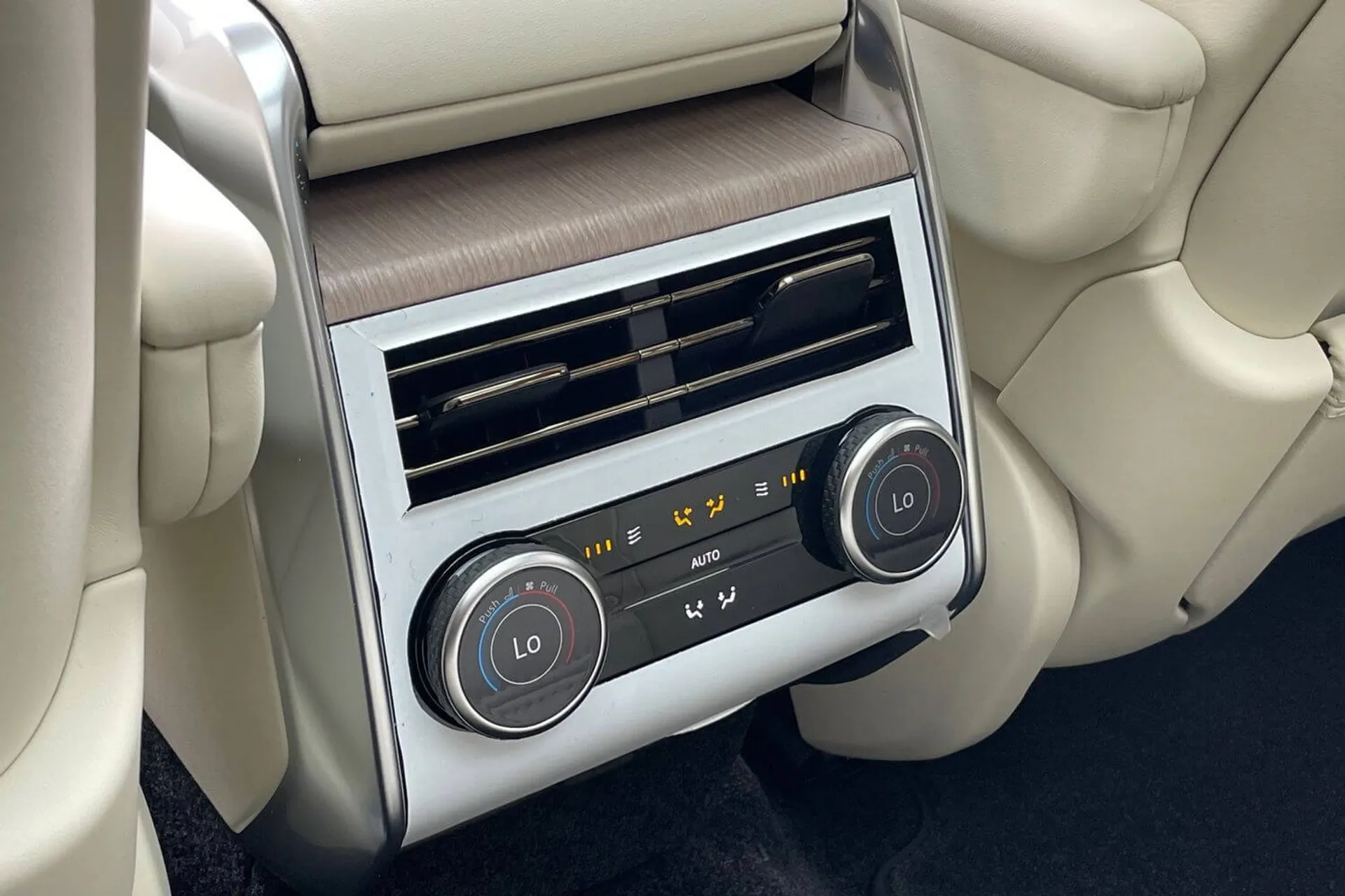 LAND ROVER RANGE ROVER thumbnail image number 61